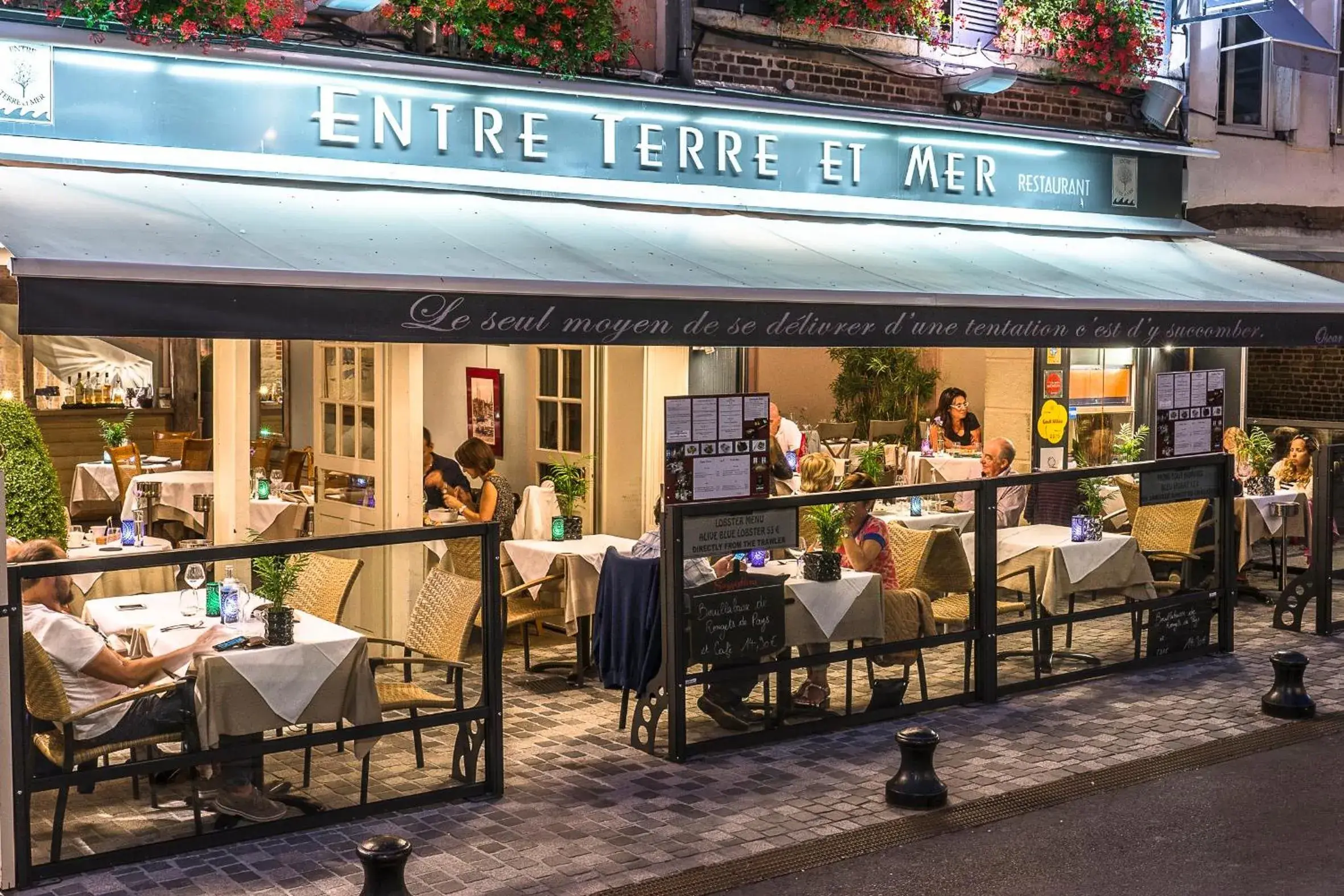 Patio, Restaurant/Places to Eat in Entre Terre Et Mer