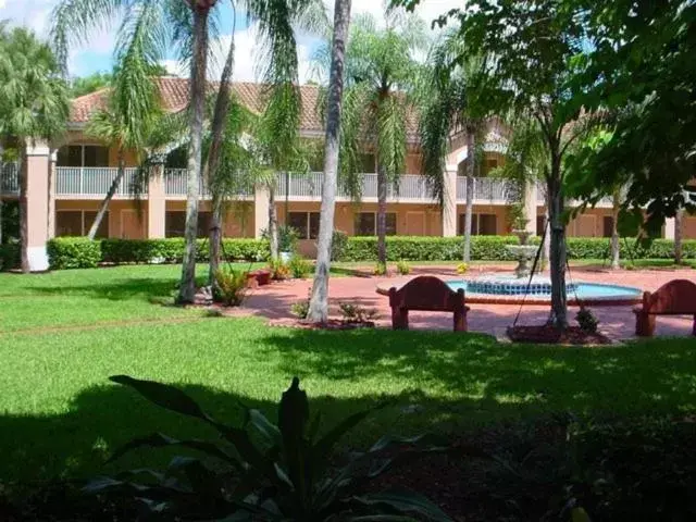 Facade/entrance, Garden in Grand Palms Spa & Golf Resort