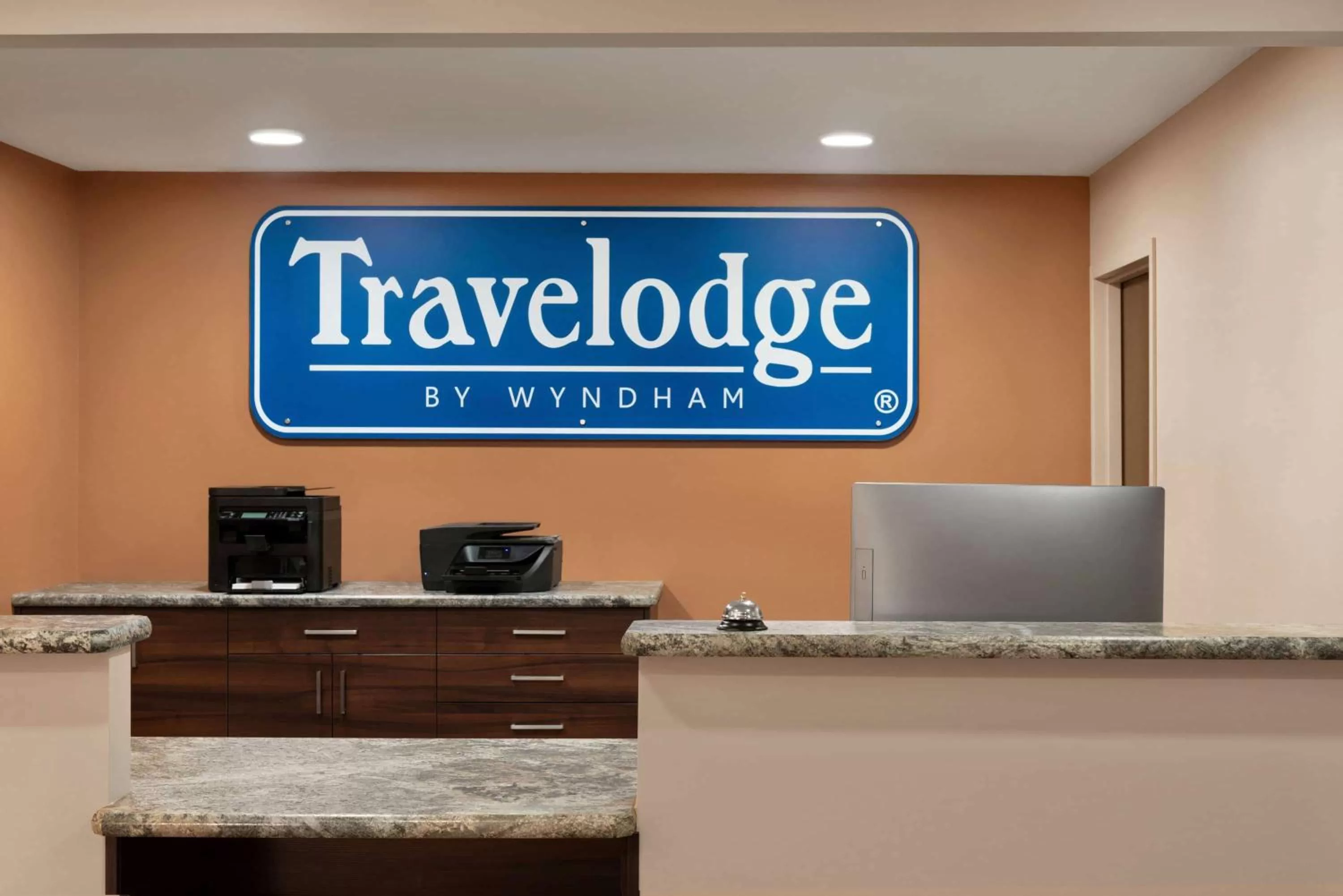 Lobby or reception in Travelodge by Wyndham Pincher Creek