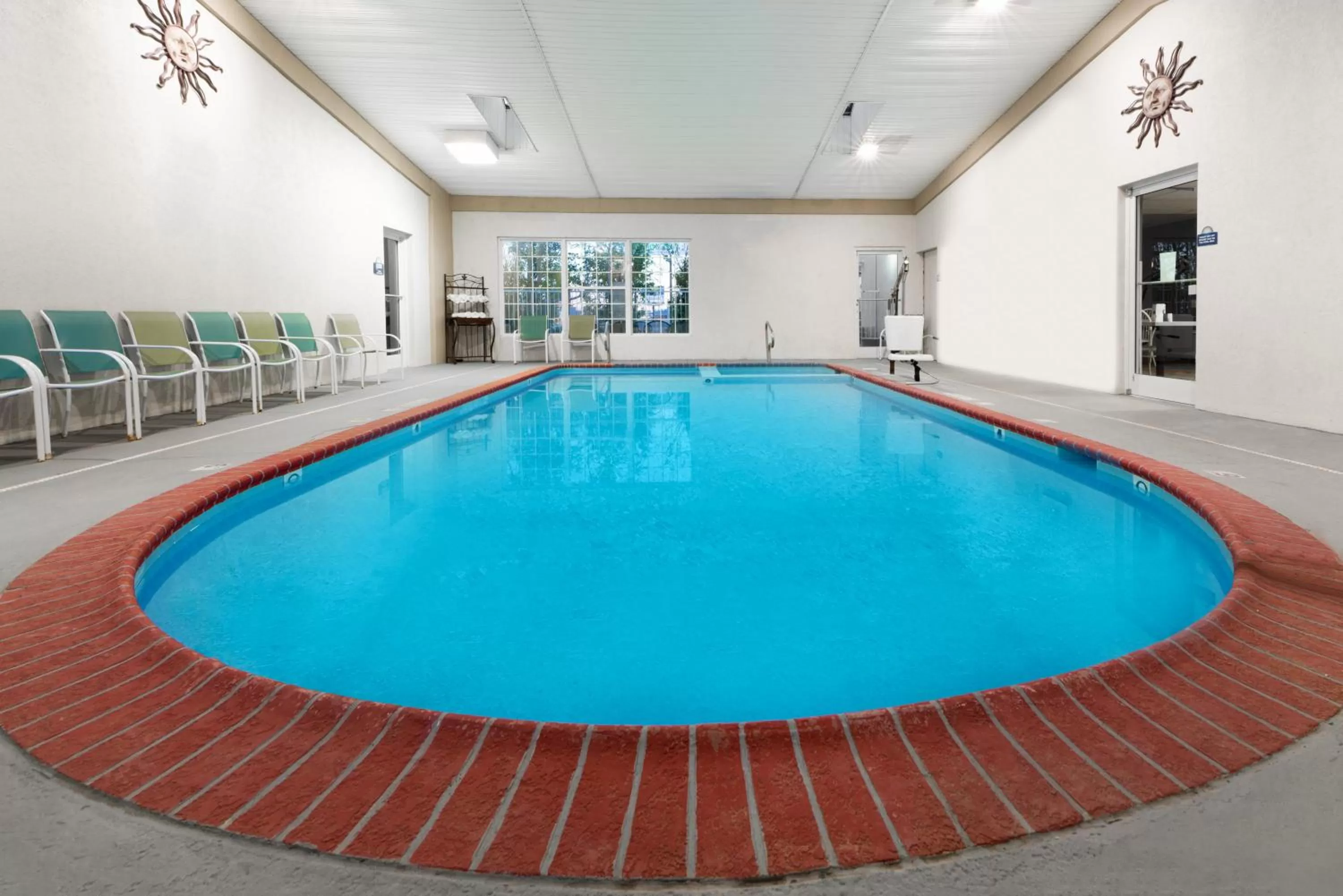 Swimming pool in Days Inn by Wyndham Dalhart