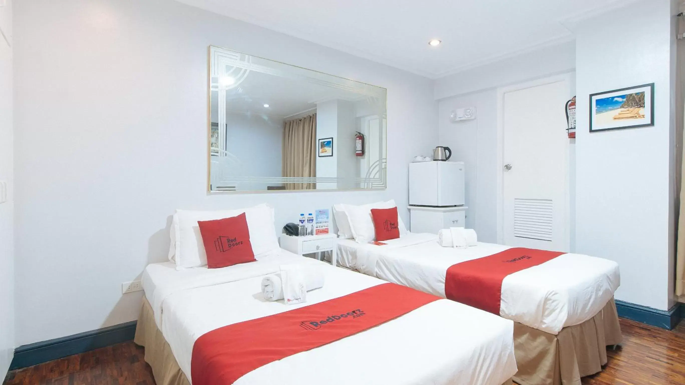 Photo of the whole room, Bed in RedDoorz Premium near Greenbelt Makati - Vaccinated Staff Photo of the whole room, Bed in RedDoorz Premium near Greenbelt Makati - Vaccinated Staff