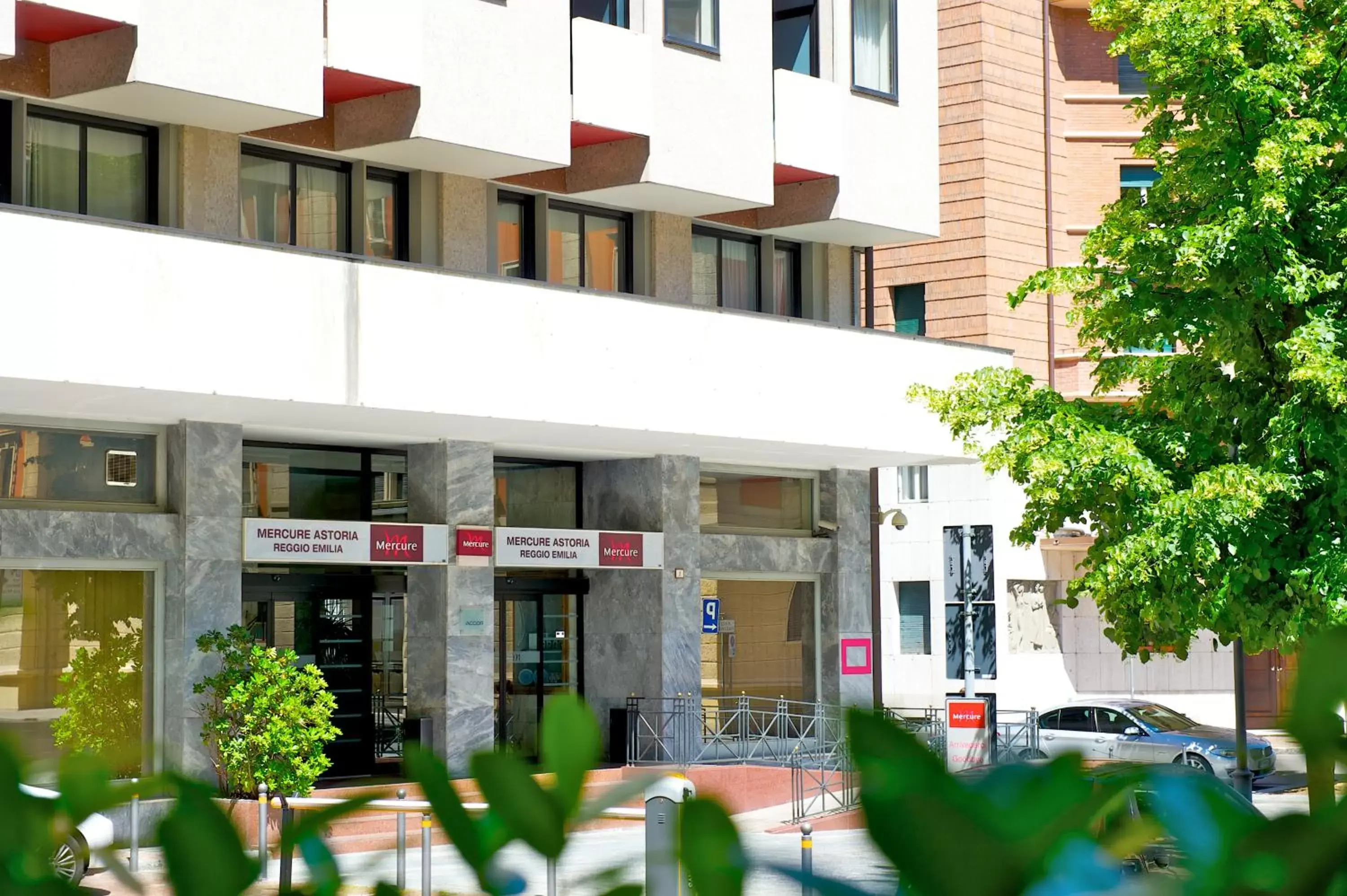 Facade/entrance in Mercure Reggio Emilia Centro Astoria Facade/entrance in Mercure Reggio Emilia Centro Astoria