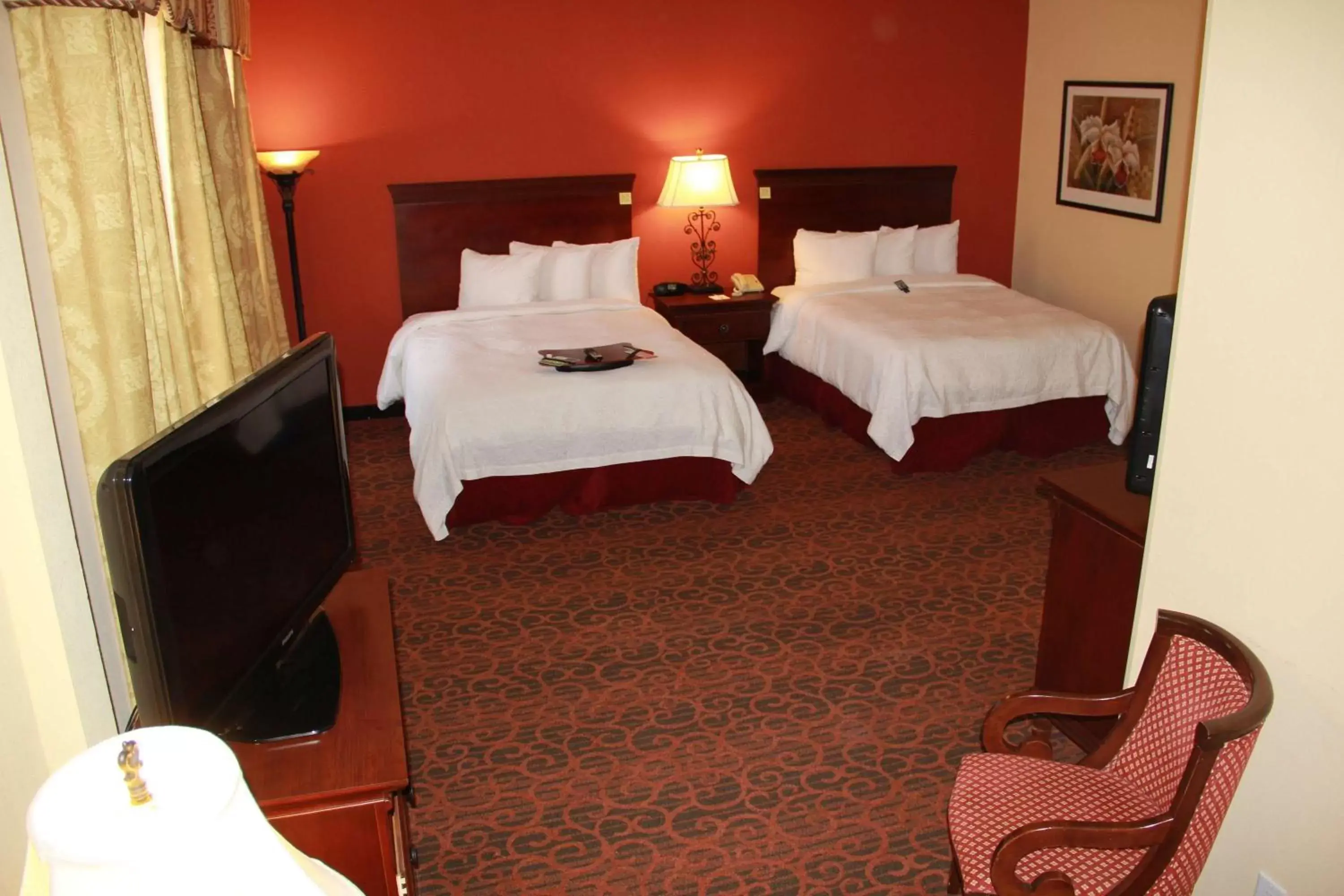 Bed in Hampton Inn and Suites Houston-Katy