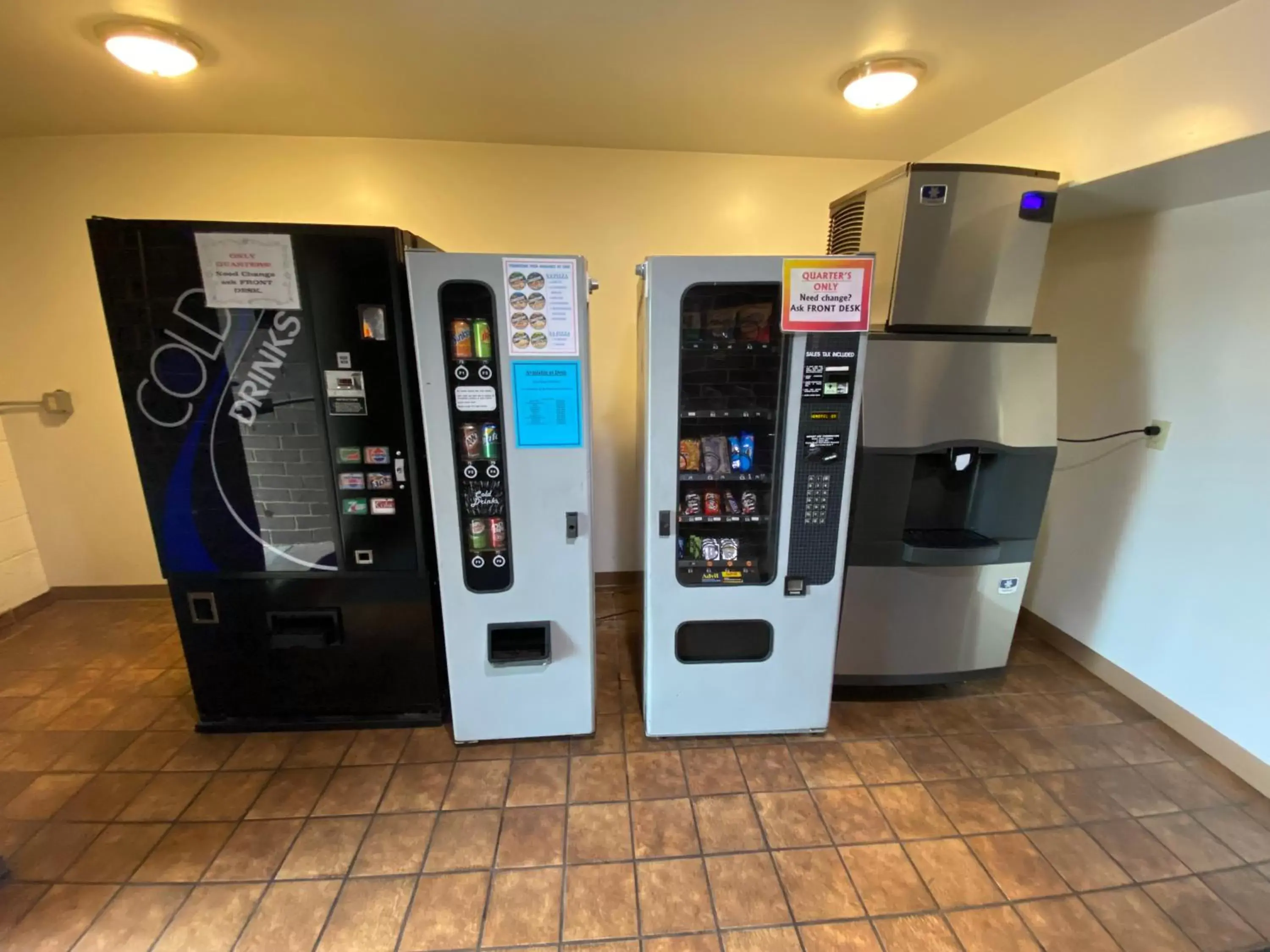 vending machine, Supermarket/Shops in Reliance Inn