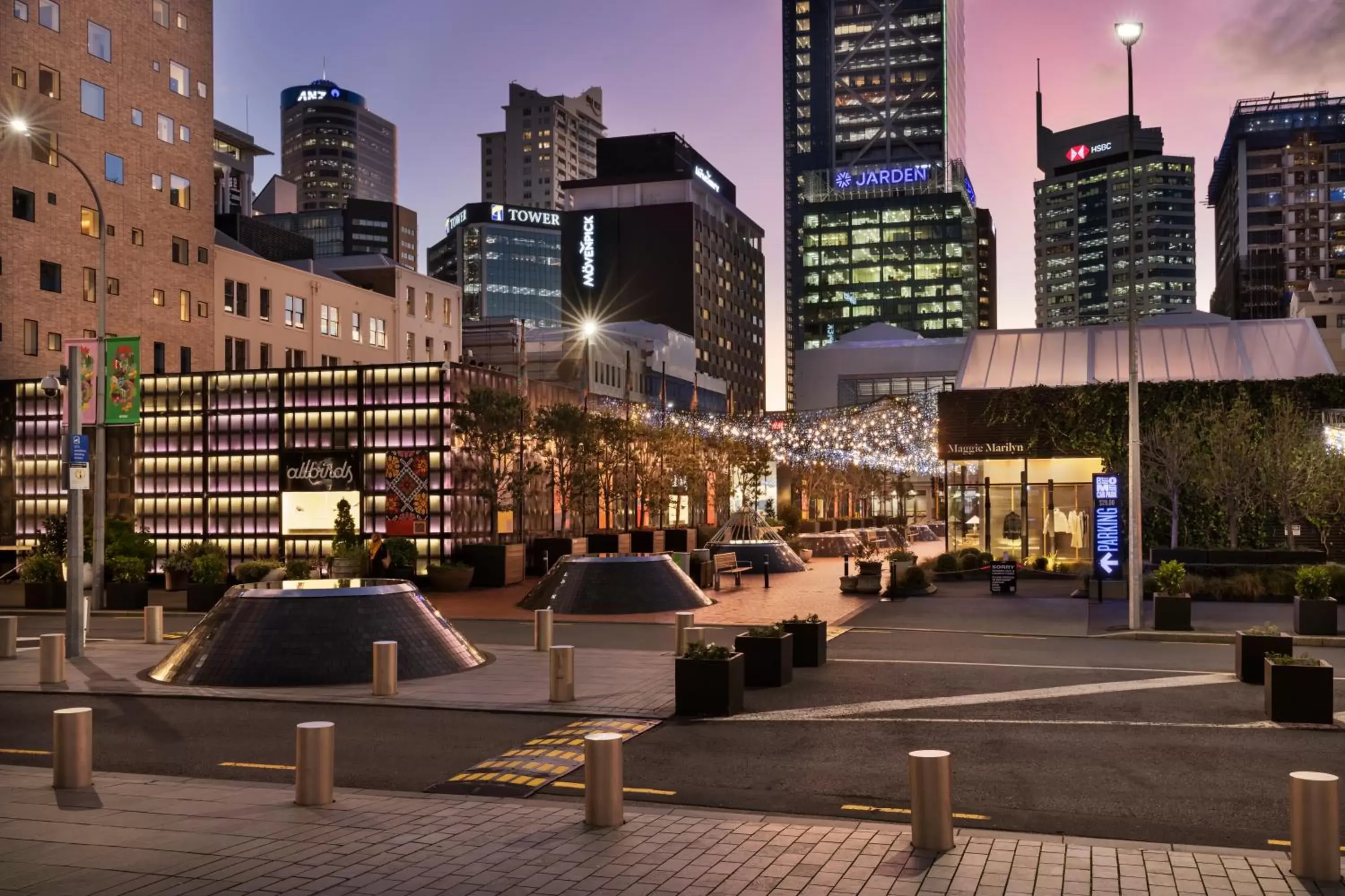 Property Building in Mövenpick Hotel Auckland