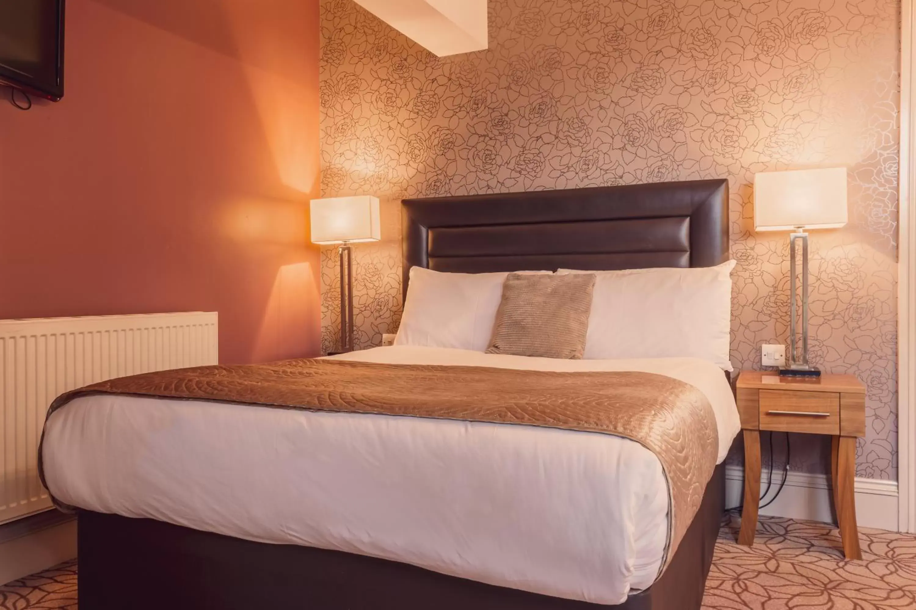 Bed in The Gardens Hotel Bed in The Gardens Hotel