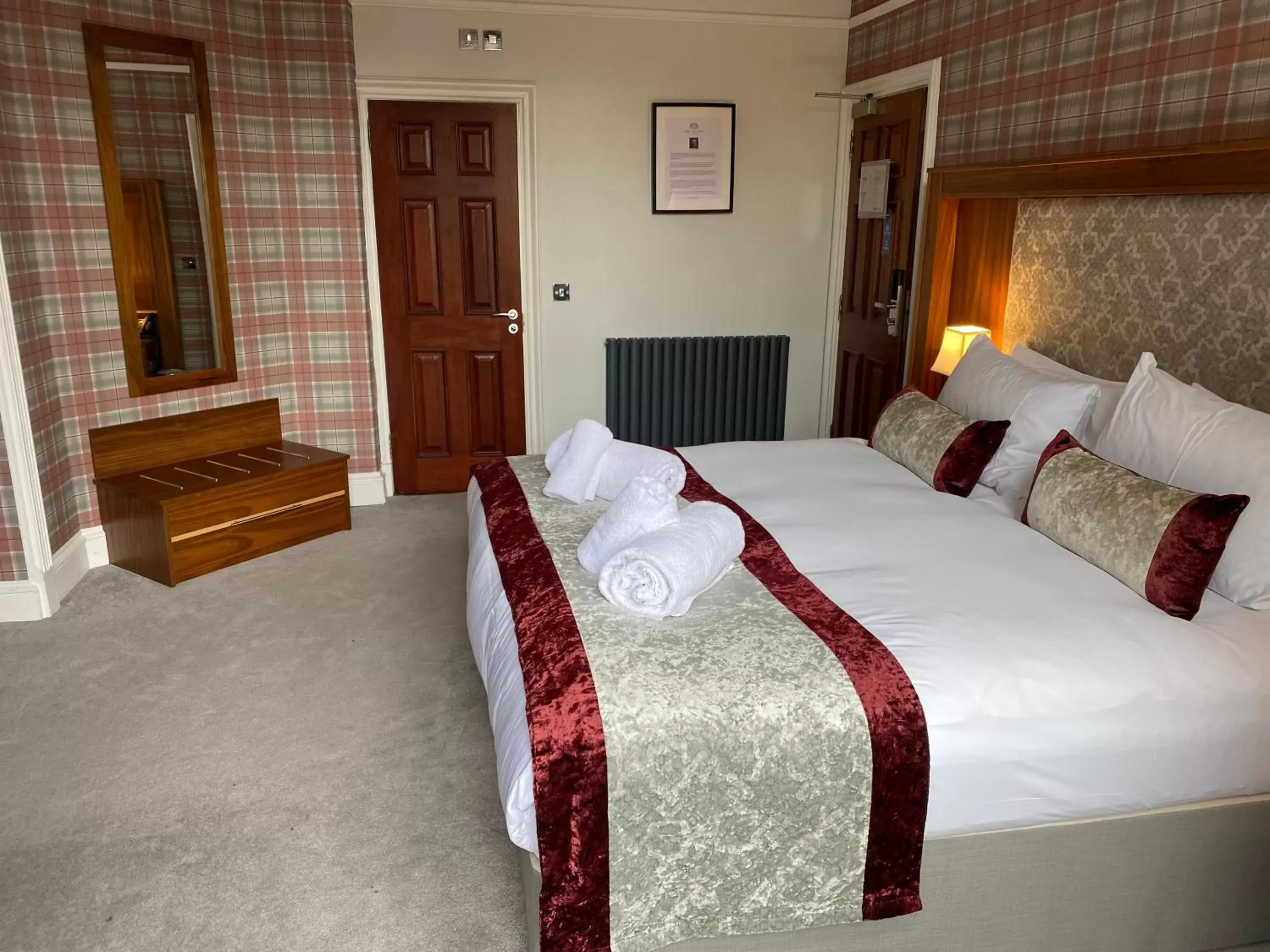 Bed in The Craigie Hotel