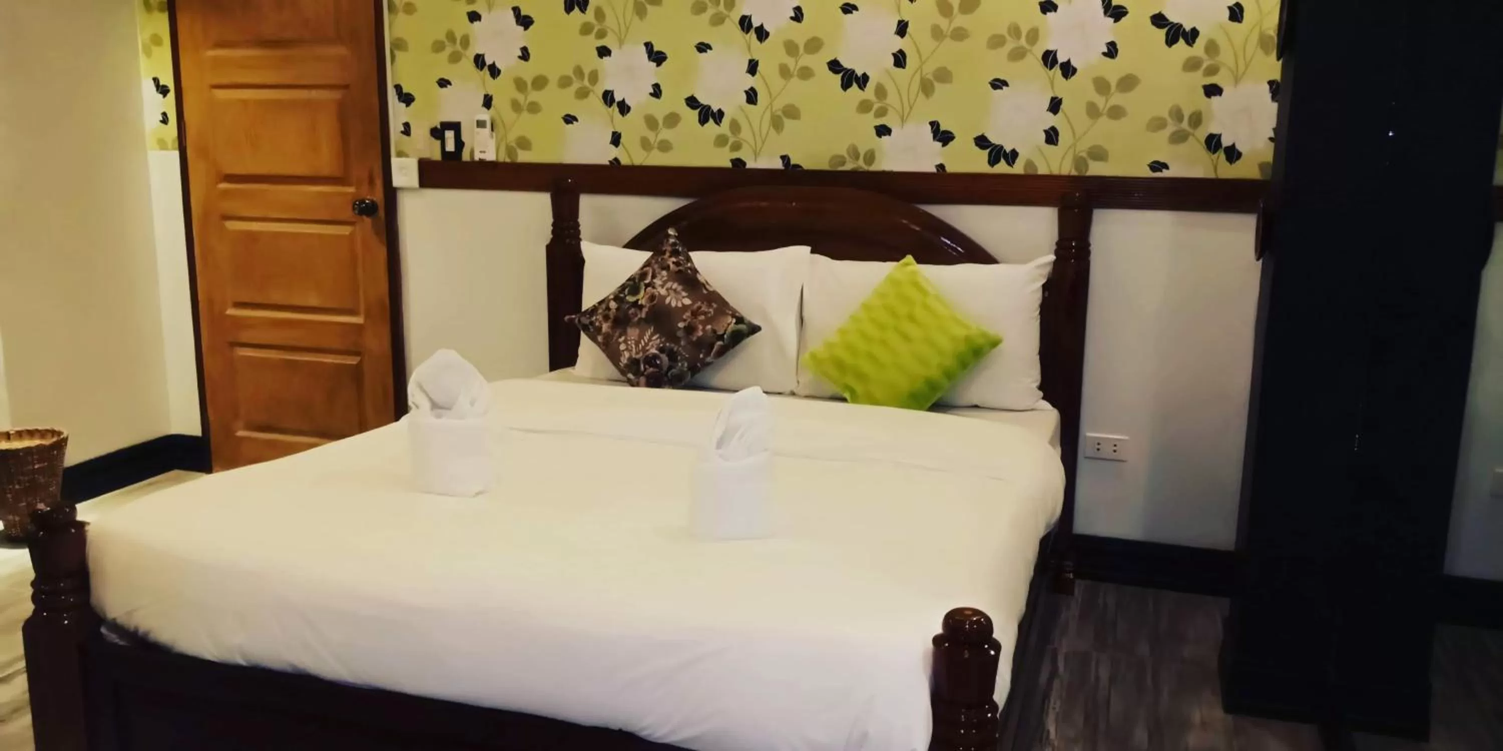 Bed in Peak View Resort