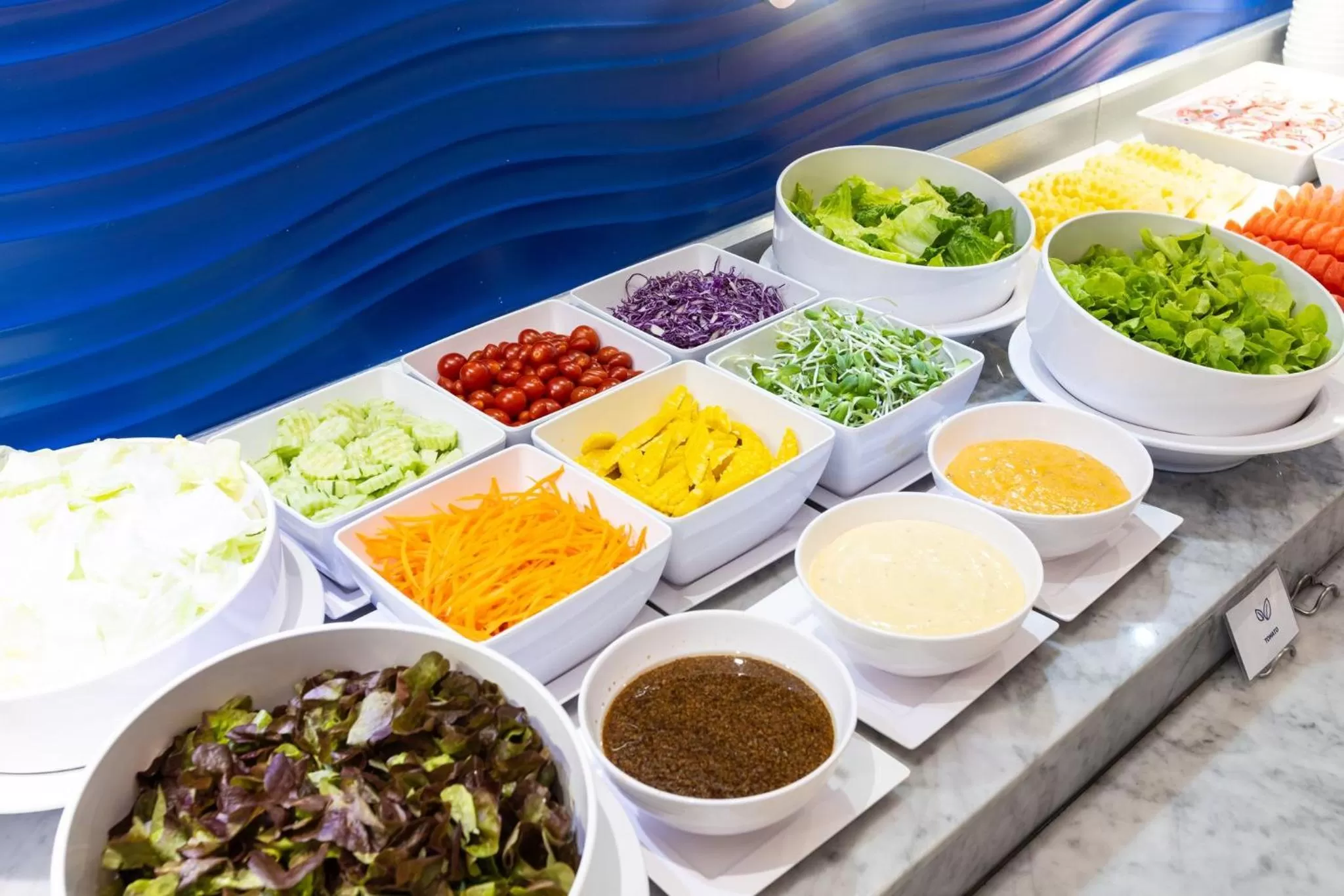 Restaurant/places to eat in Holiday Inn Express Pattaya Central by IHG