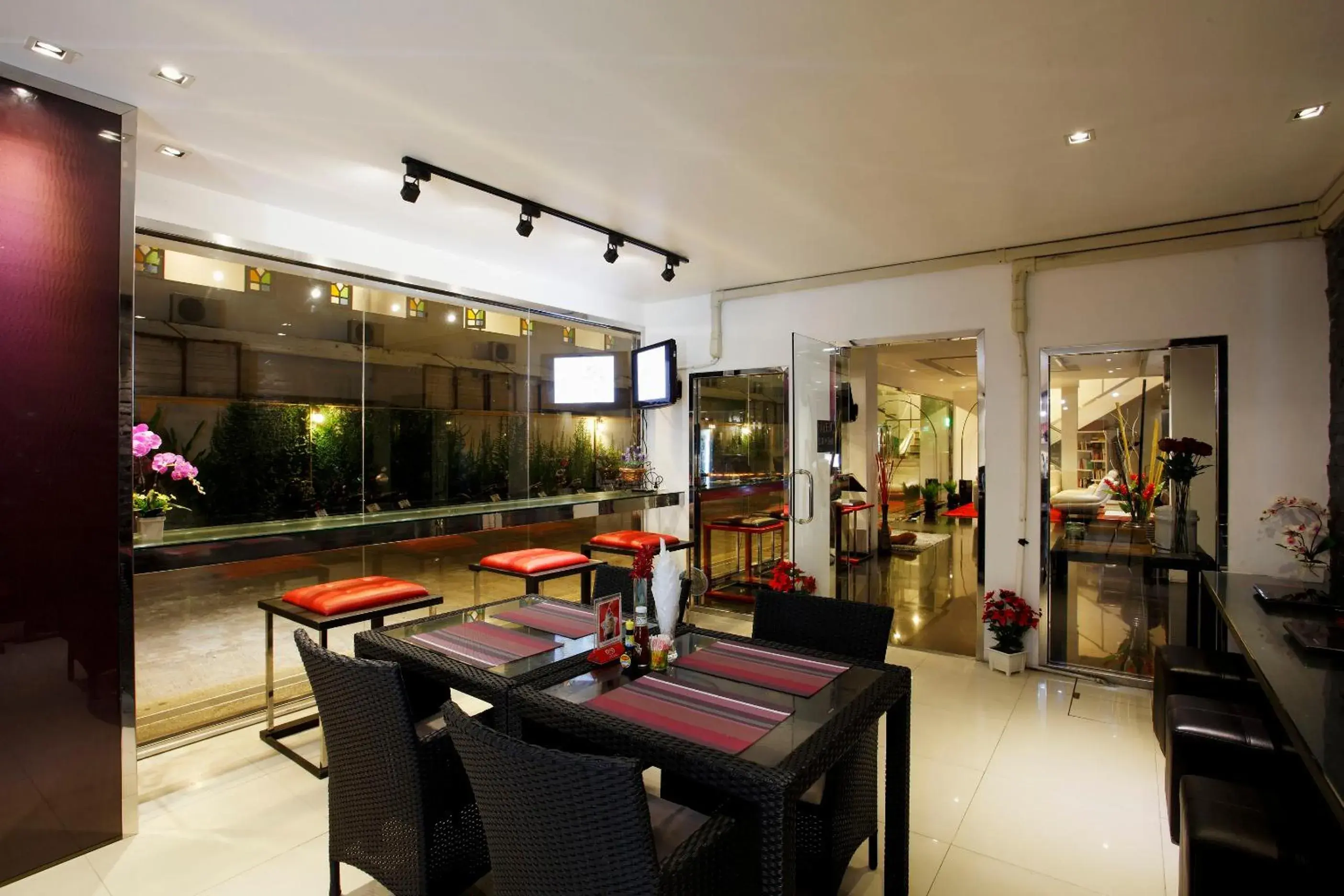 Restaurant/places to eat in Grand Sunset Hotel Phuket Restaurant/places to eat in Grand Sunset Hotel Phuket