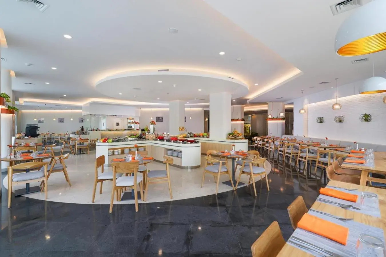 Restaurant/Places to Eat in Harris Hotel Tebet