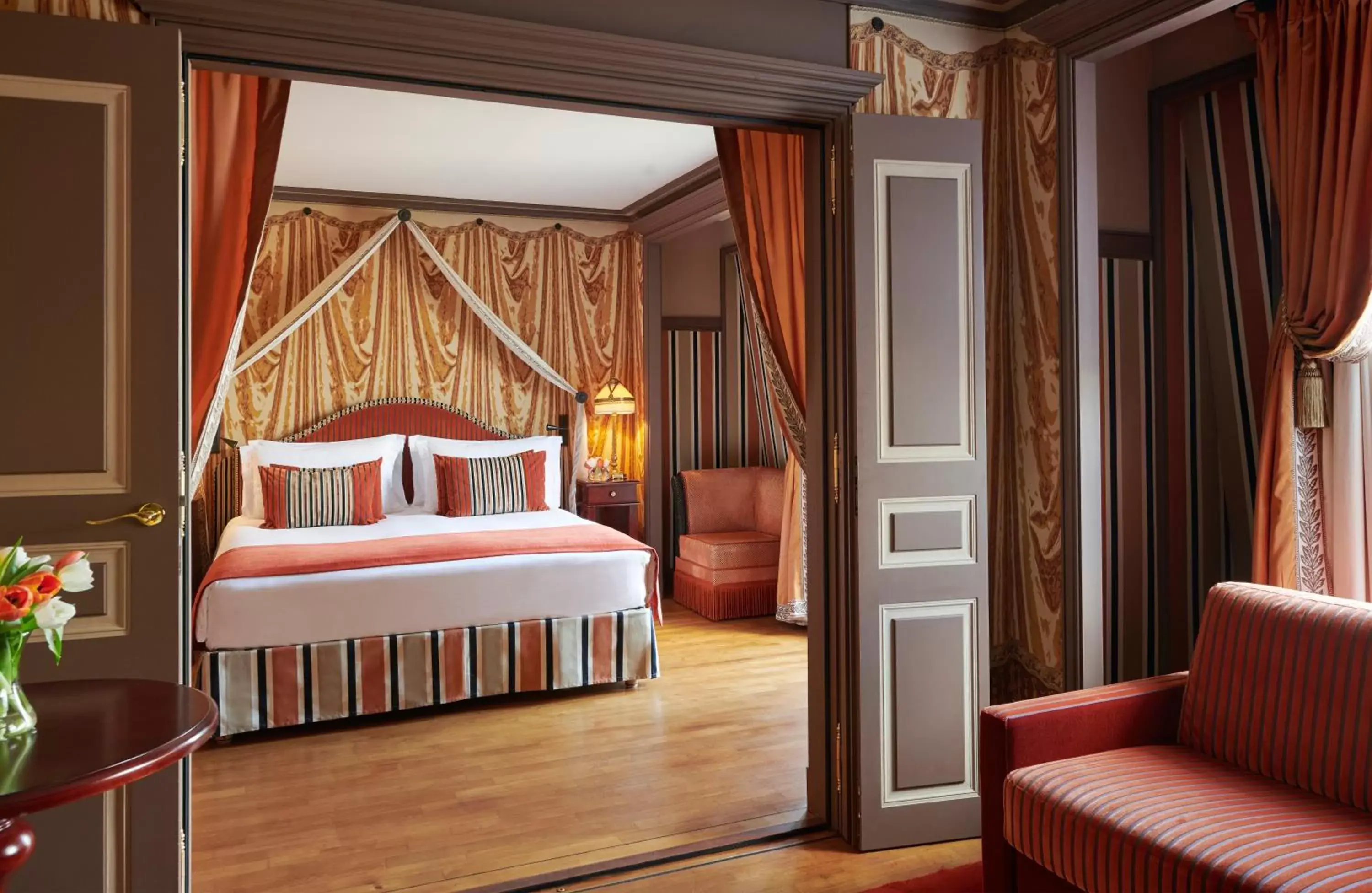 Photo of the whole room, Bed in InterContinental Bordeaux Le Grand Hotel, an IHG Hotel