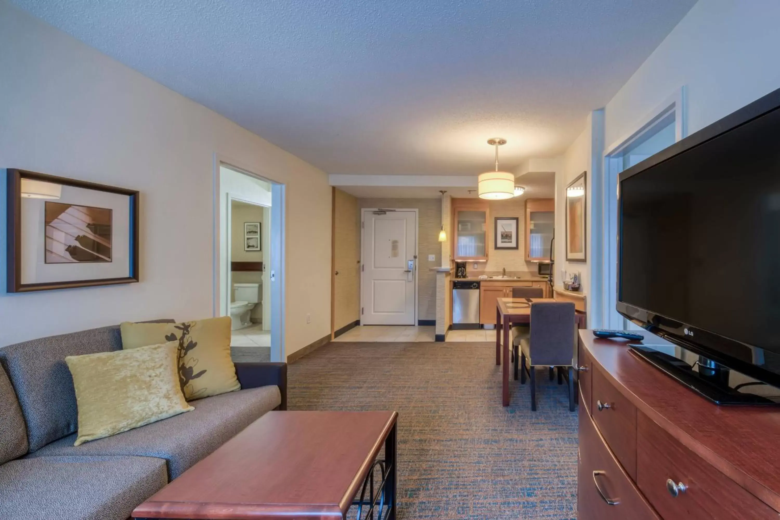 Bedroom, Seating Area in Residence Inn by Marriott Chapel Hill