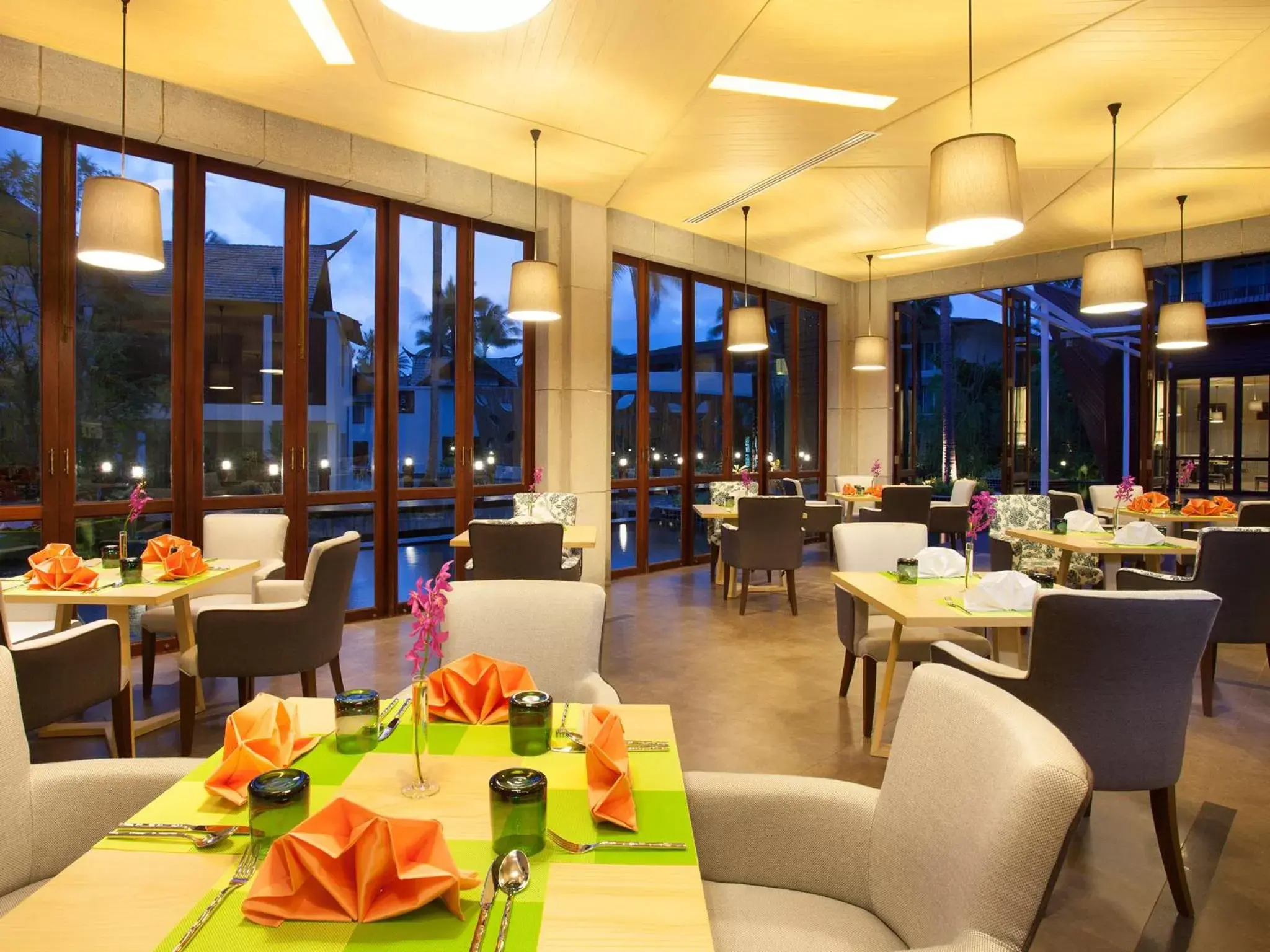 Restaurant/places to eat in Graceland Khaolak Beachfront Resort Restaurant/places to eat in Graceland Khaolak Beachfront Resort