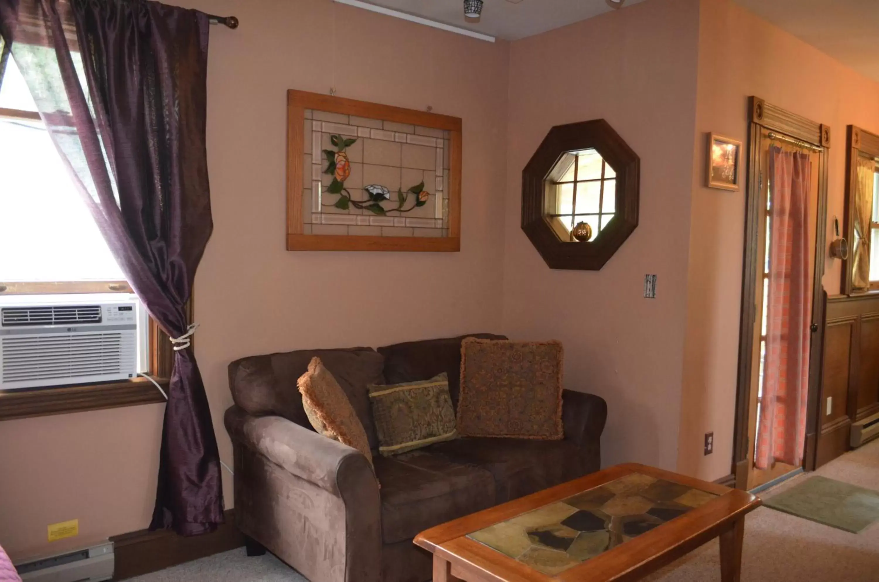 Bedroom, Seating Area in The Ouray Main Street Inn