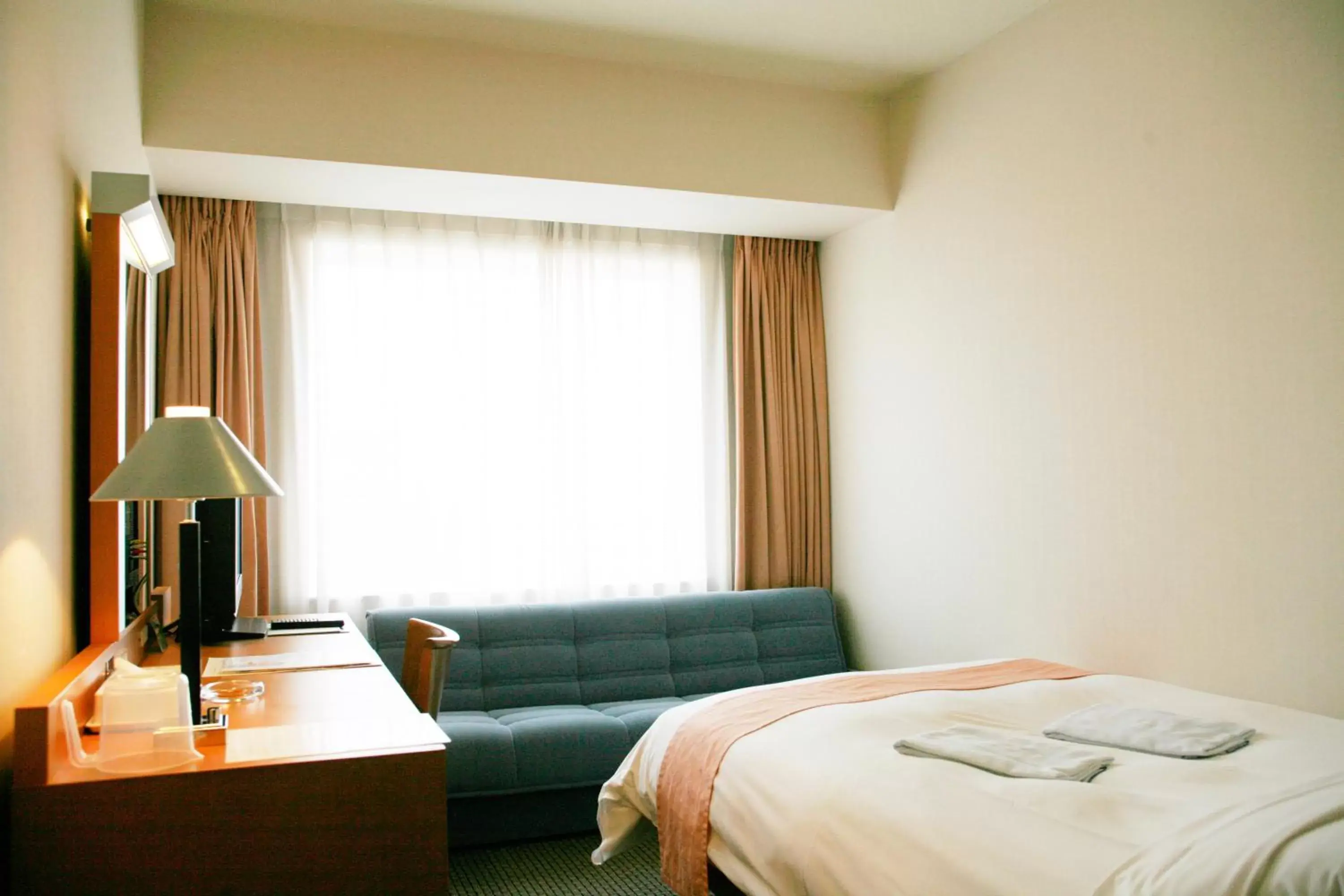 Day, Bed in Keisei Hotel Miramare