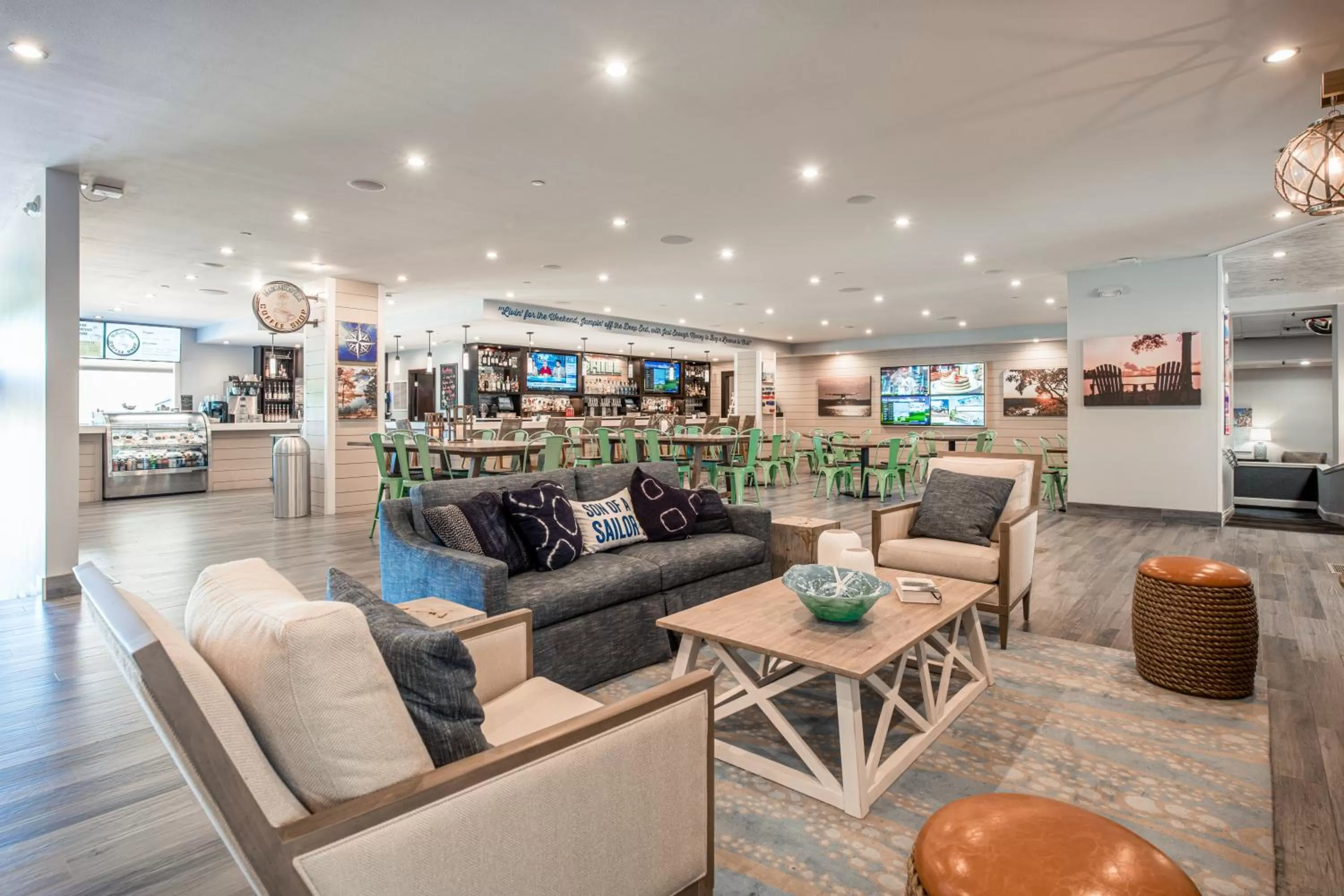 Seating area in Margaritaville Lake Resort Lake of the Ozarks