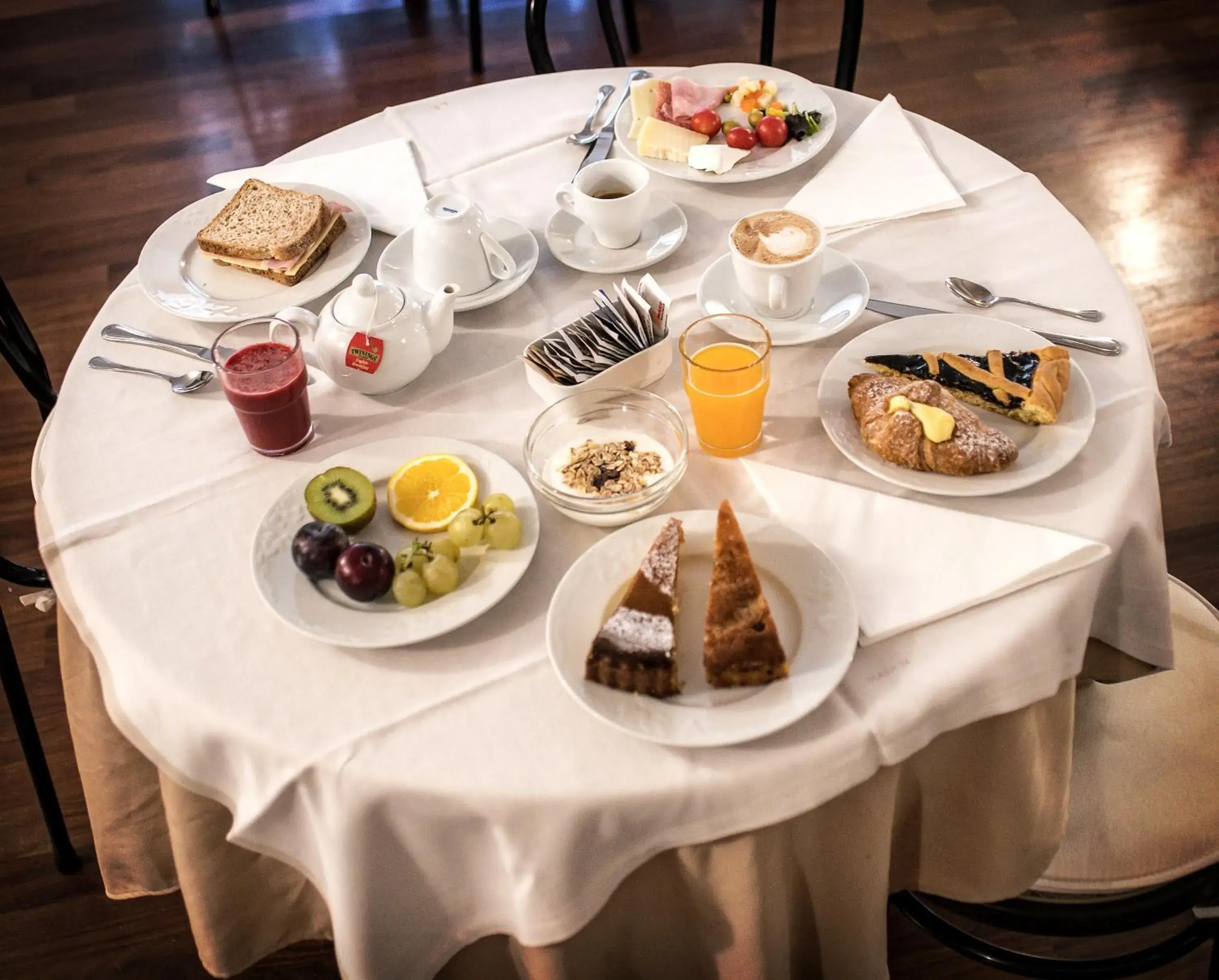 Restaurant/places to eat in Grand Hotel Italia Restaurant/places to eat in Grand Hotel Italia