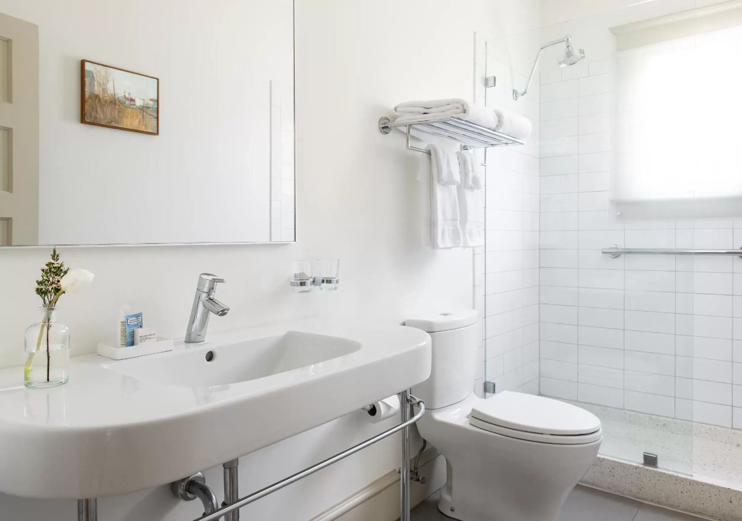 Bathroom in Oakhurst Inn