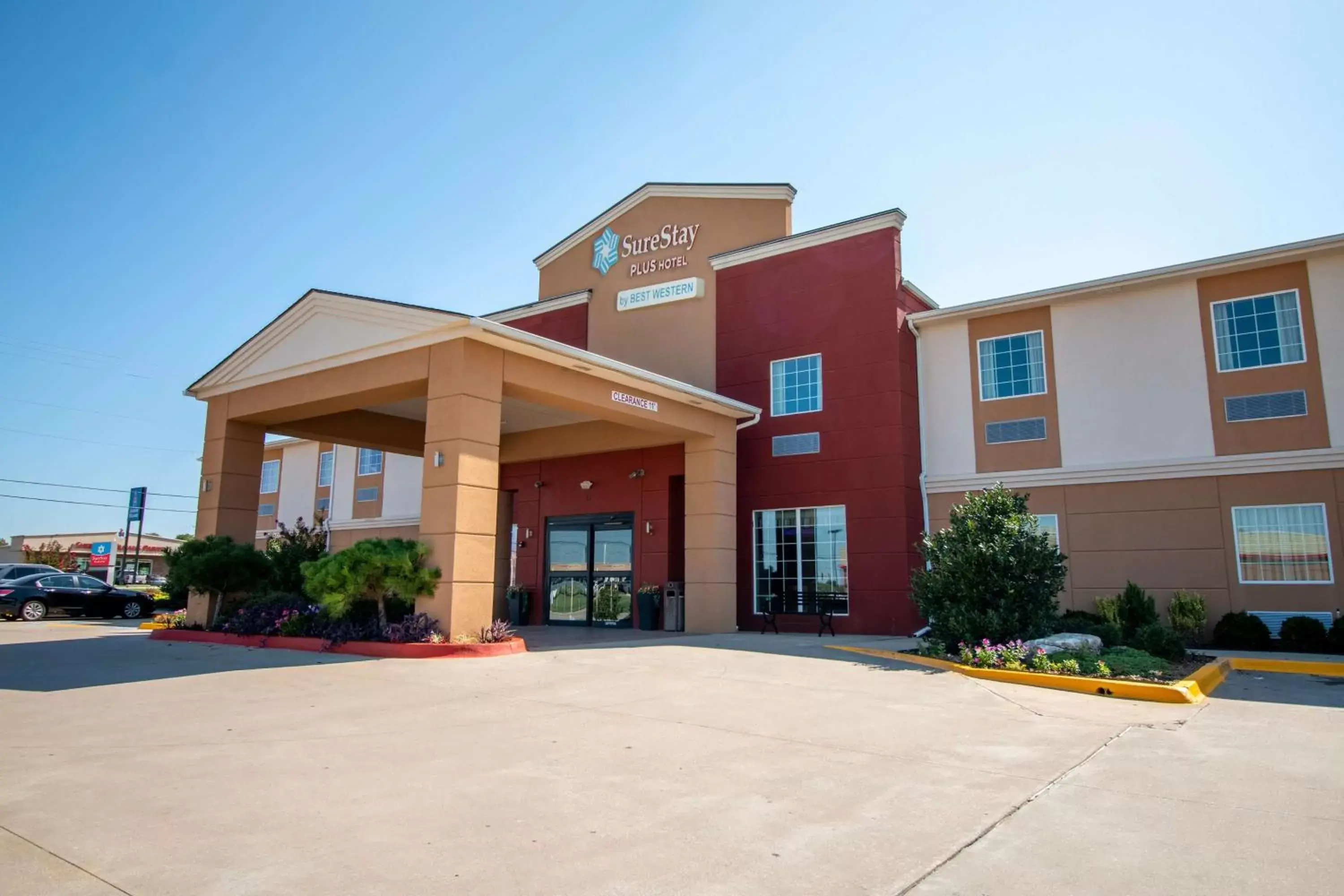 Property building in SureStay Plus Hotel by Best Western Owasso Tulsa North