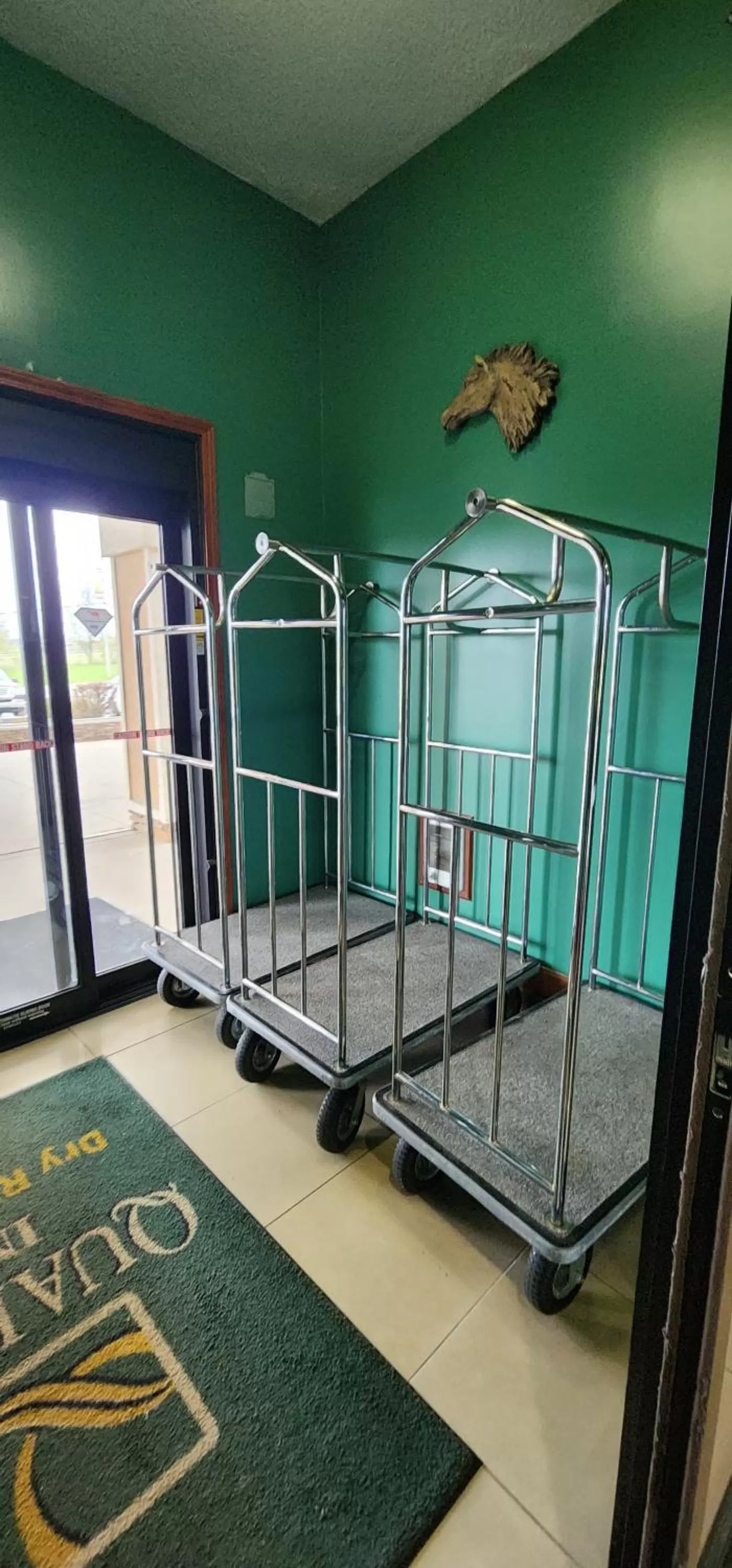 Facade/entrance, Bed in Quality Inn Dry Ridge