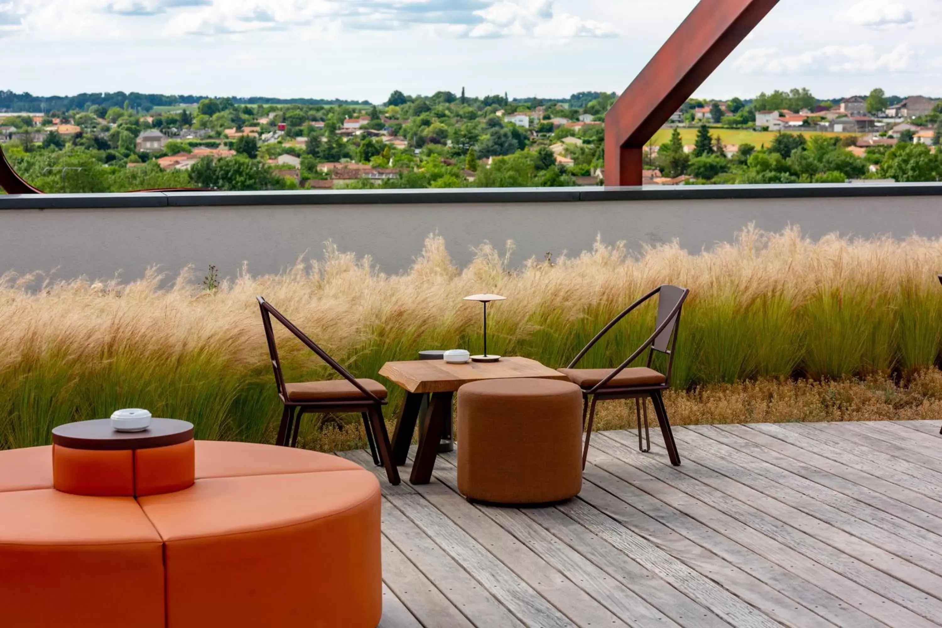 Patio in Hôtel Chais Monnet & Spa