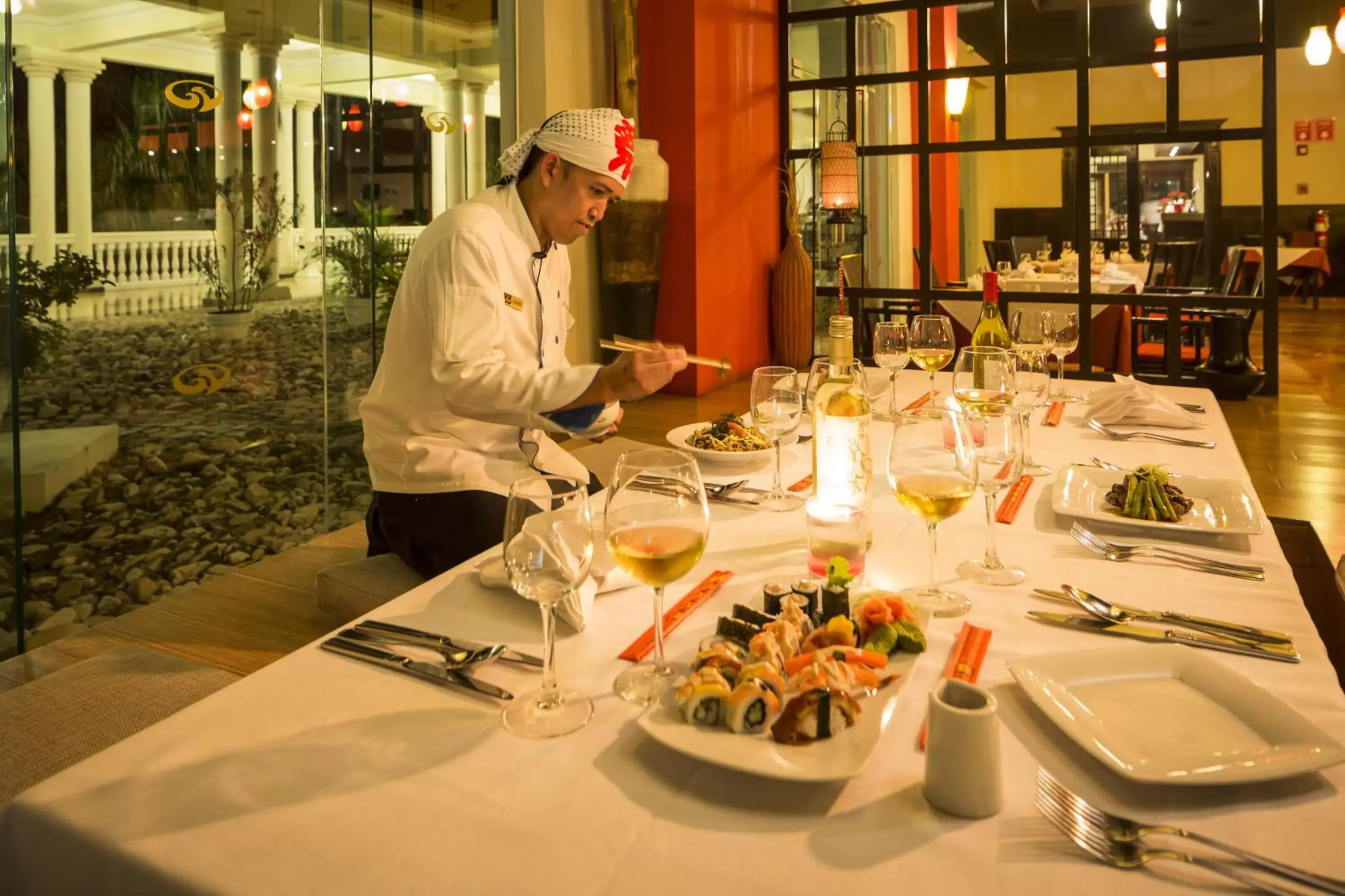 Staff, Restaurant/Places to Eat in Grand Palladium Jamaica Resort & Spa All Inclusive