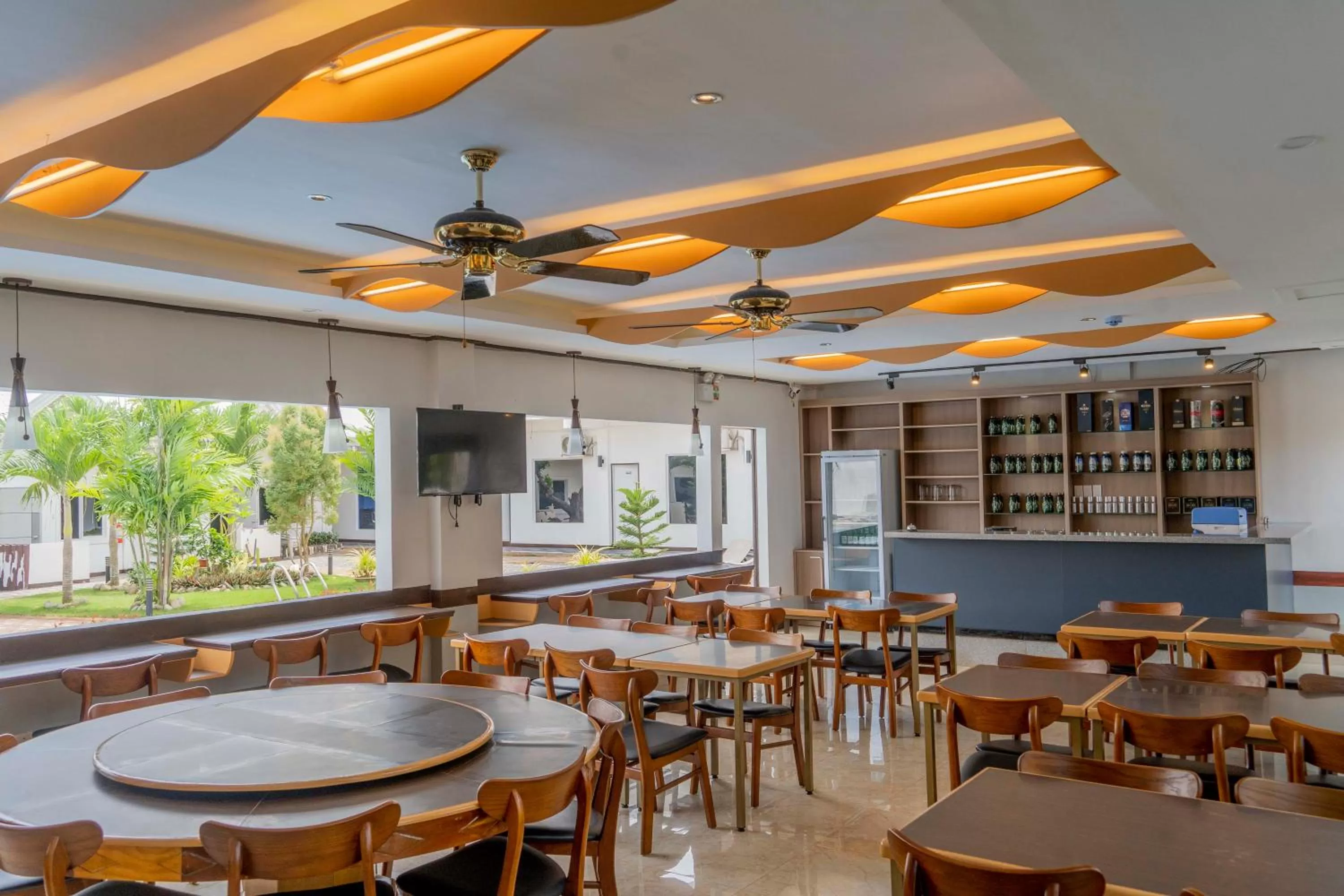 Restaurant/places to eat in Adela Resort Panglao