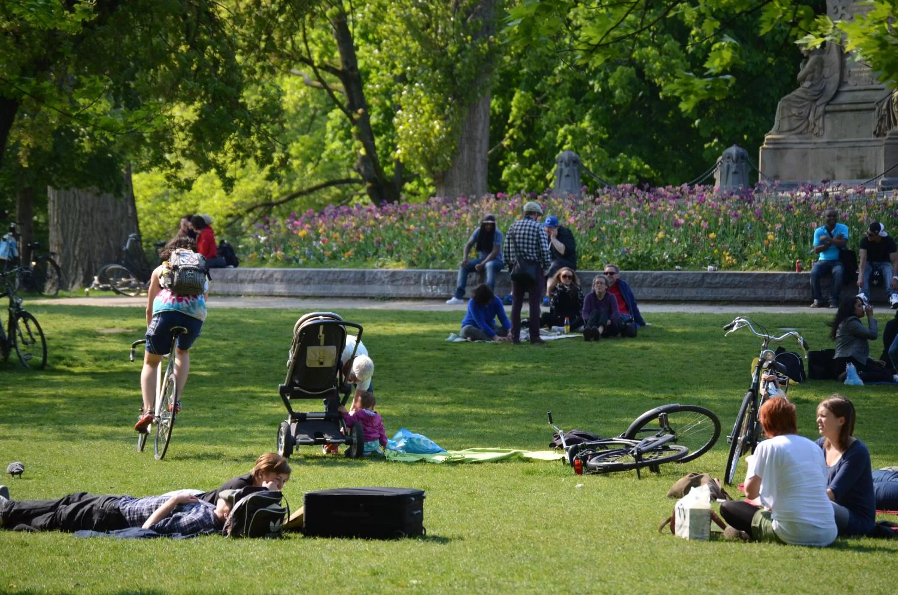 Area and facilities in NL Hotel District Leidseplein