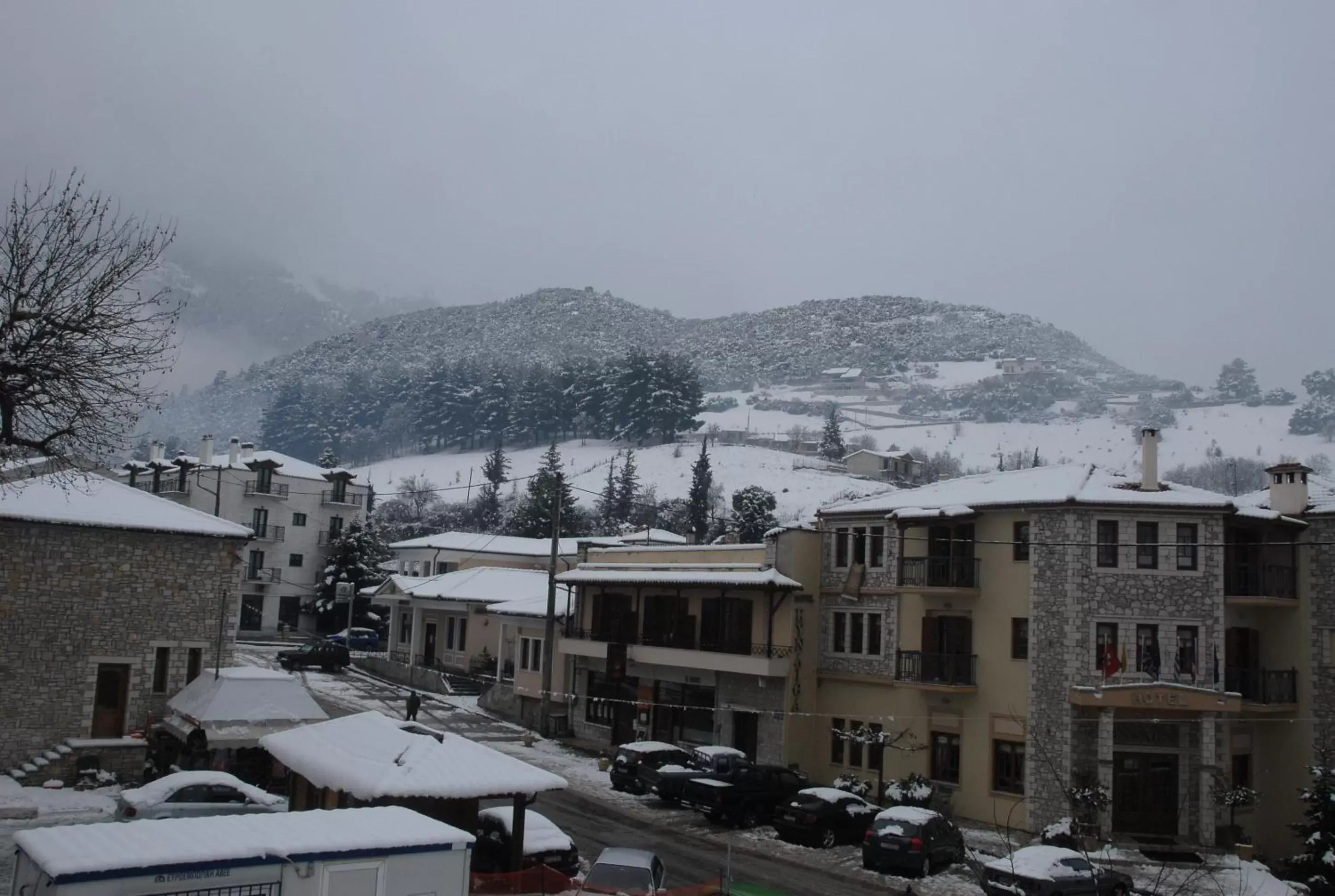 Facade/entrance, Winter in Hotel Kynaitha