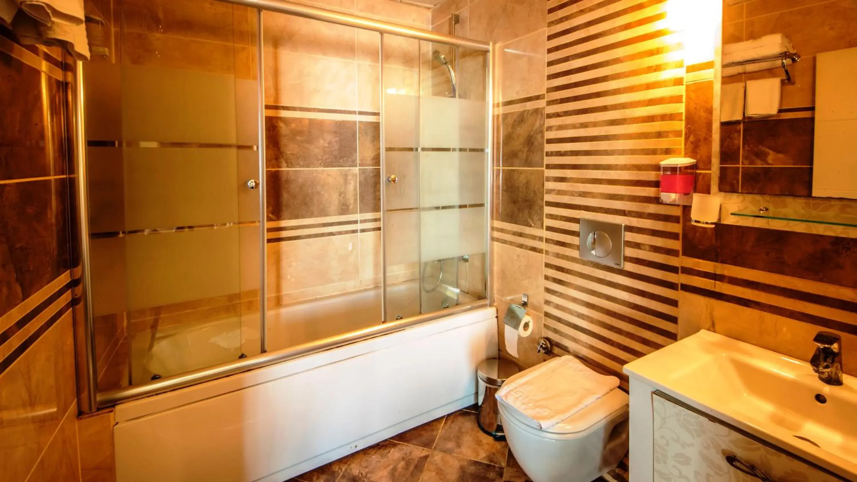 Bath, Bathroom in Montagna Hera Hotel