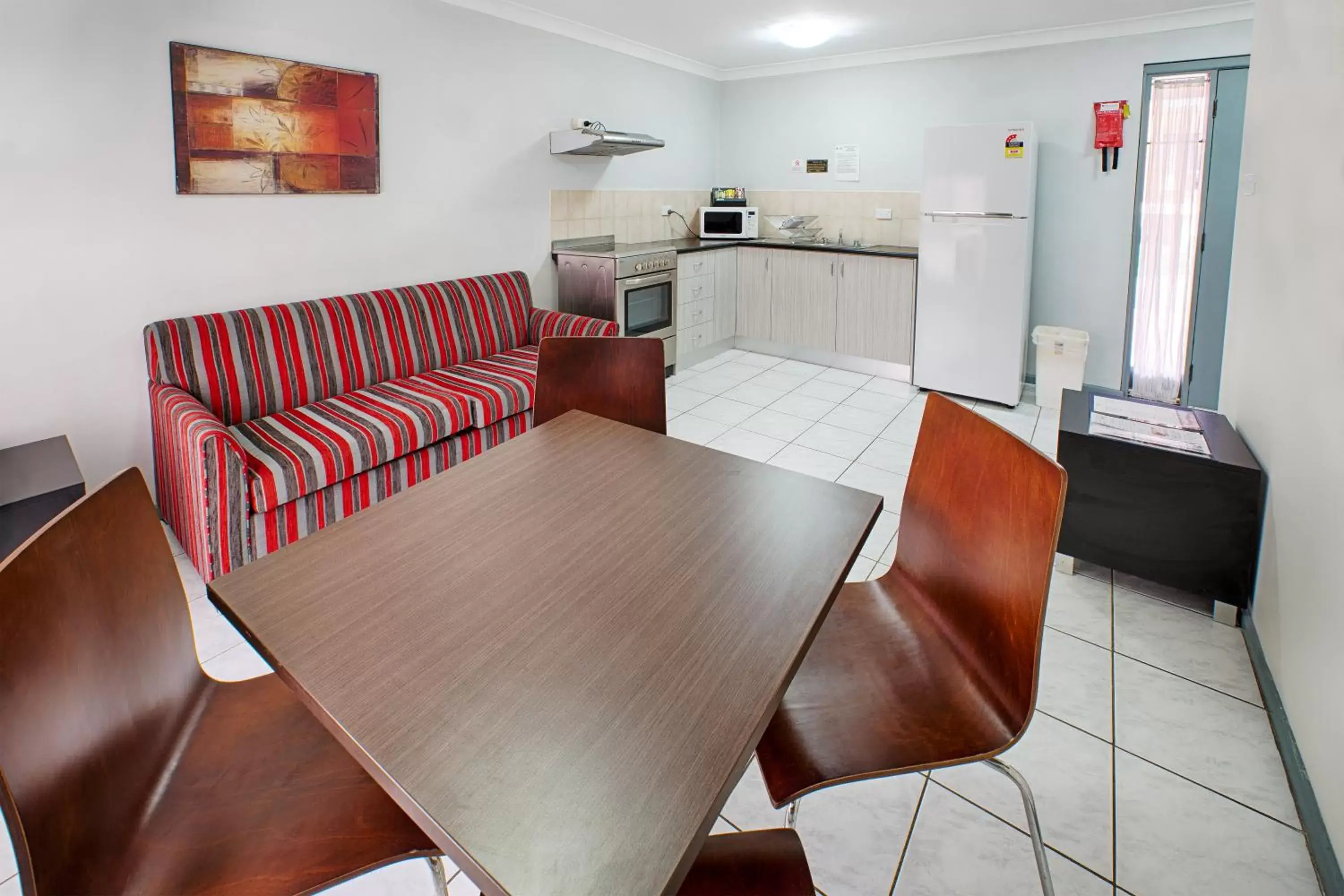 Kitchen or kitchenette, Dining Area in Hunts Hotel Liverpool