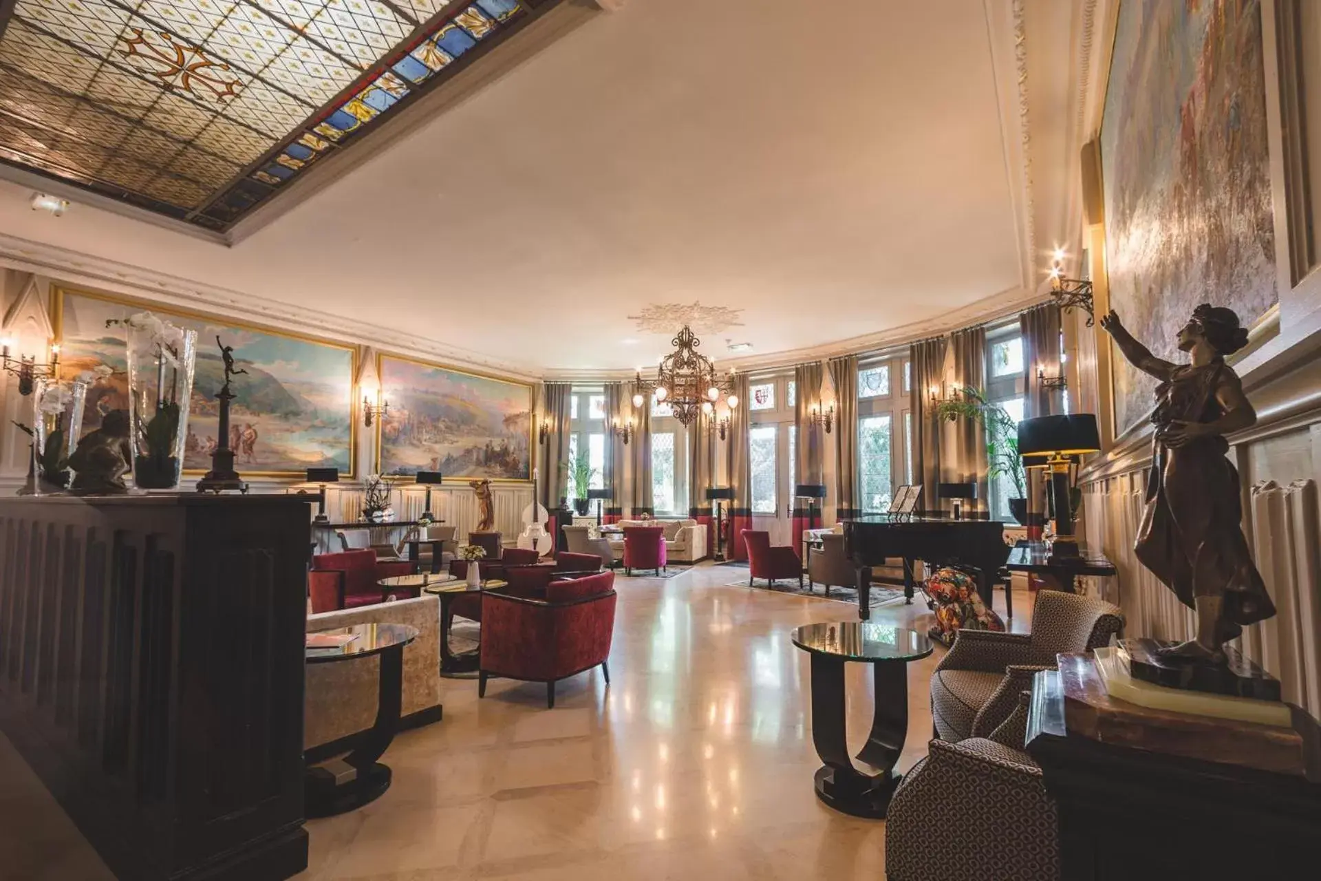 Lounge or bar, Restaurant/Places to Eat in Hotel de la Cité & Spa MGallery