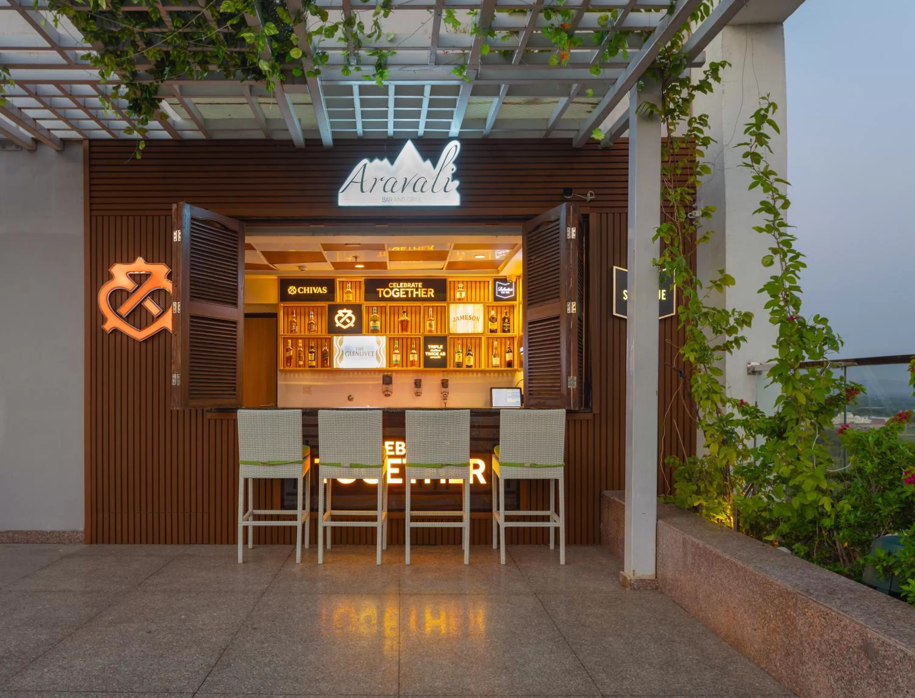 Restaurant/places to eat in DoubleTree By Hilton Jaipur Amer