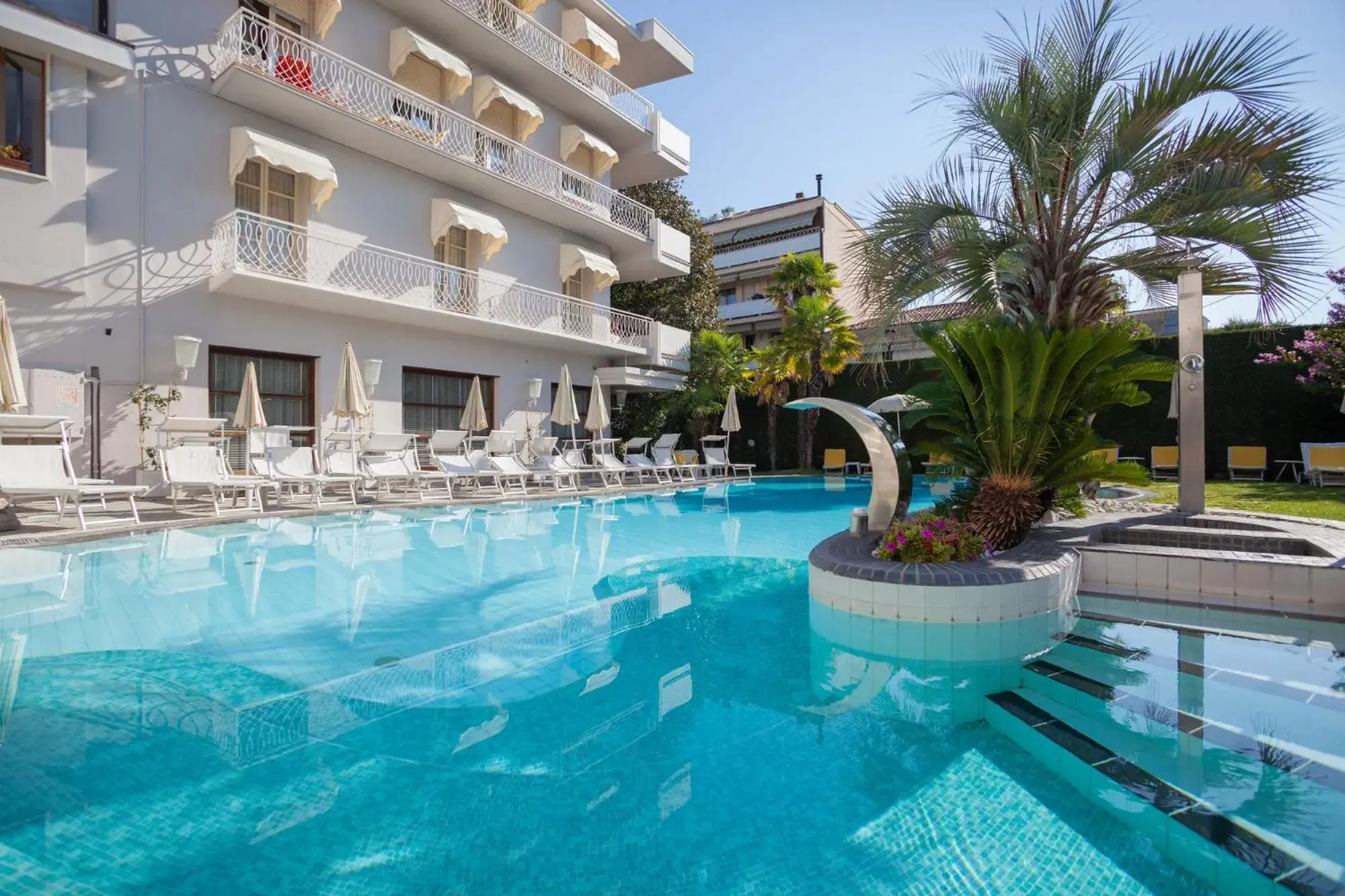 Swimming Pool in Hotel Terme Salus