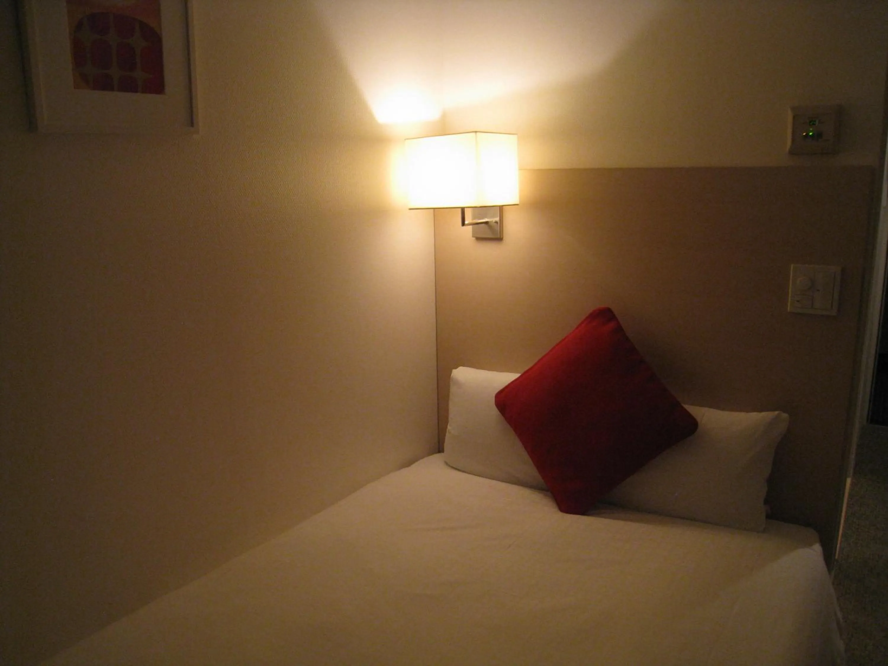 Bed in Rembrandt Style Tokyo Nishikasai