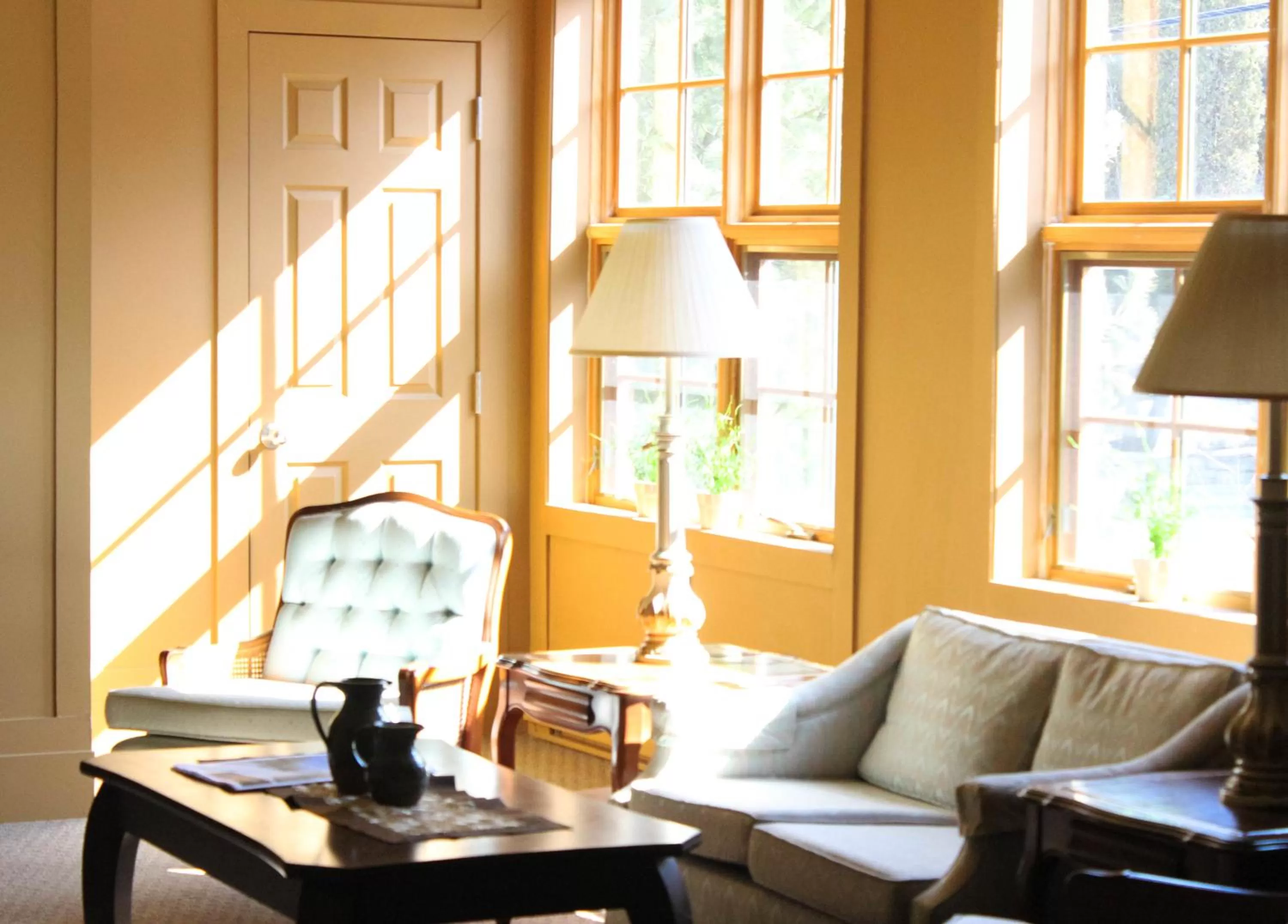 Communal lounge/ TV room in Auberge Des 3 Canards