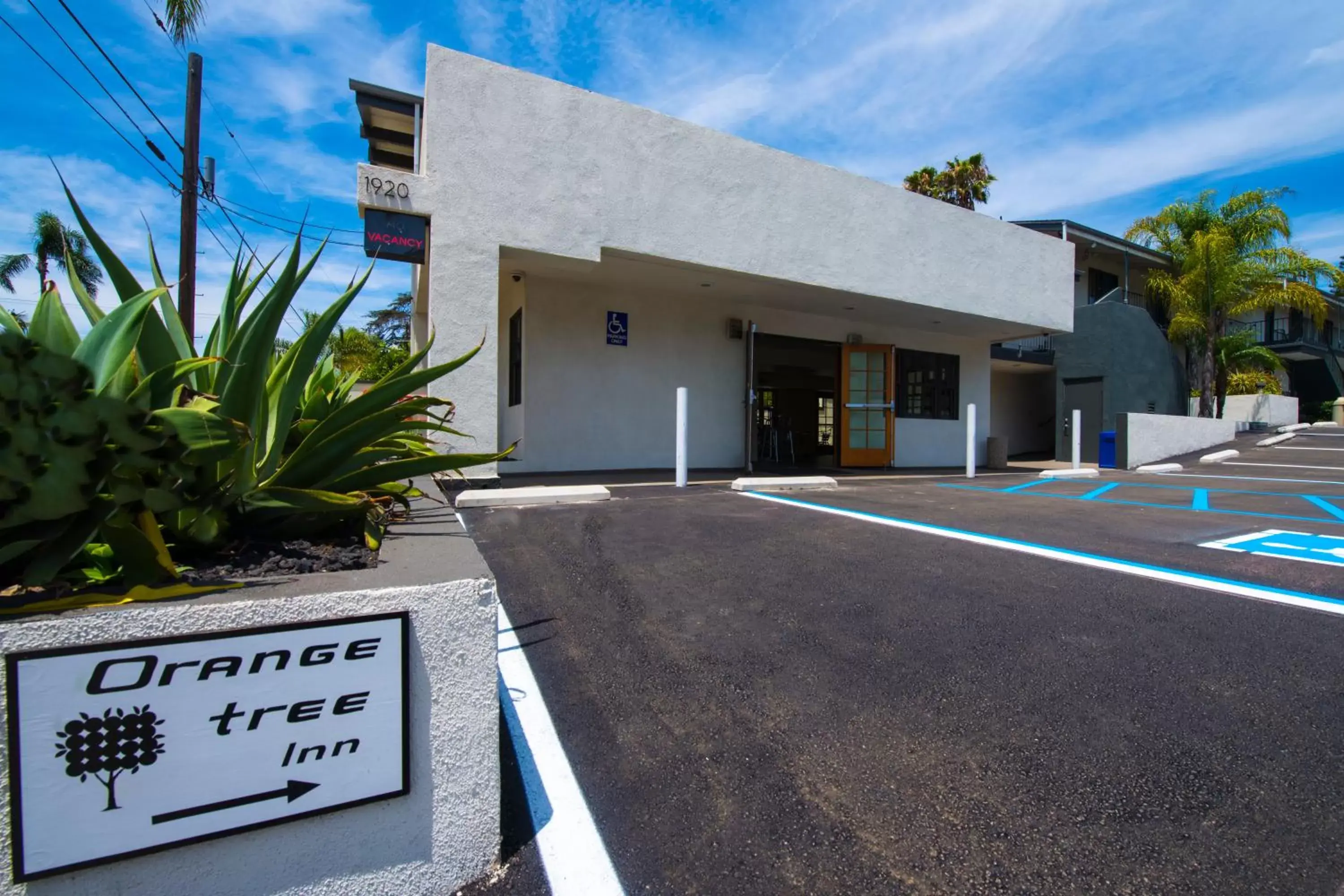 Facade/entrance, Property Building in Orange Tree Inn