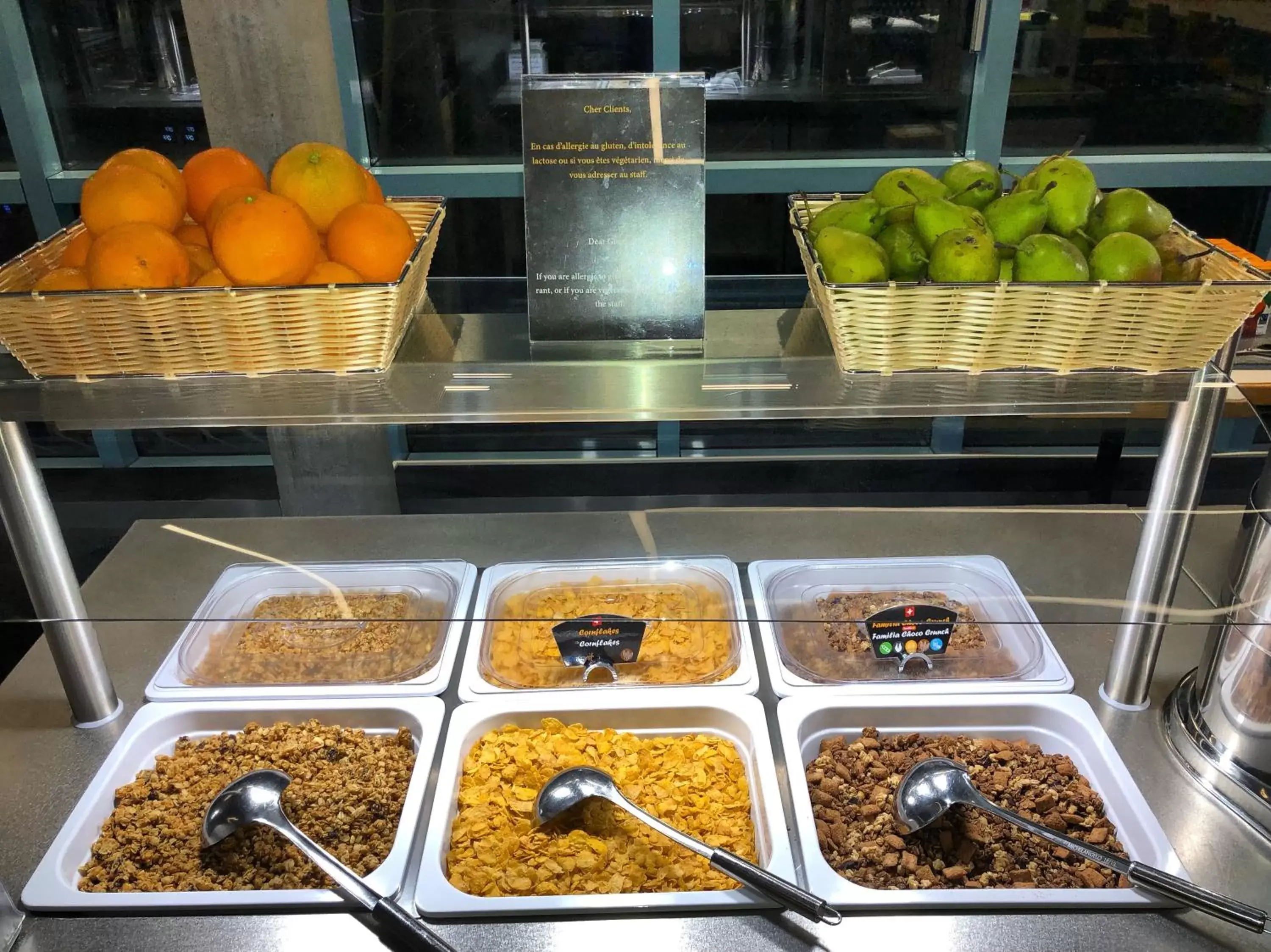 Breakfast in Geneva Hostel Breakfast in Geneva Hostel