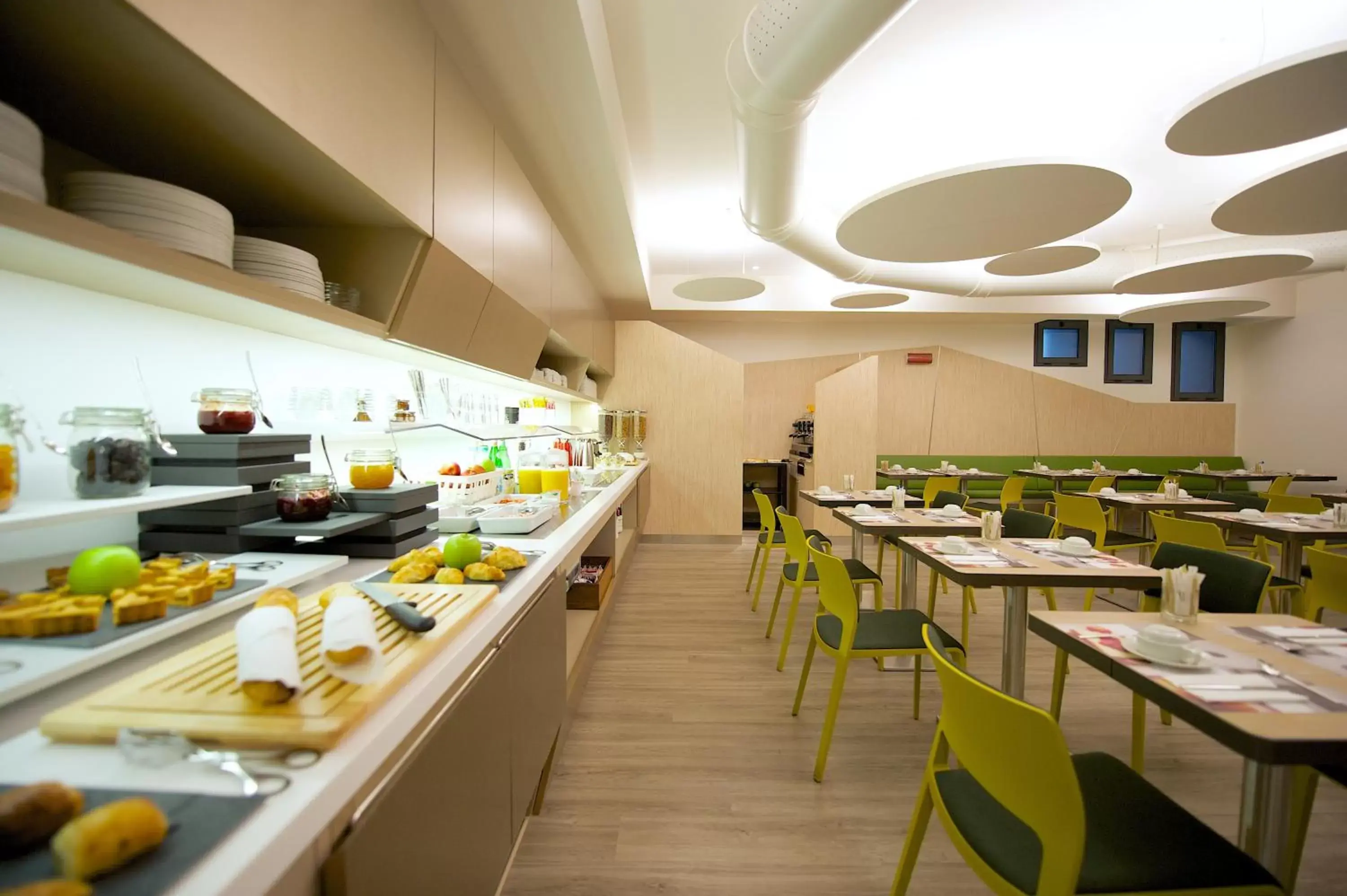 Buffet breakfast, Restaurant/Places to Eat in Mercure Firenze Centro
