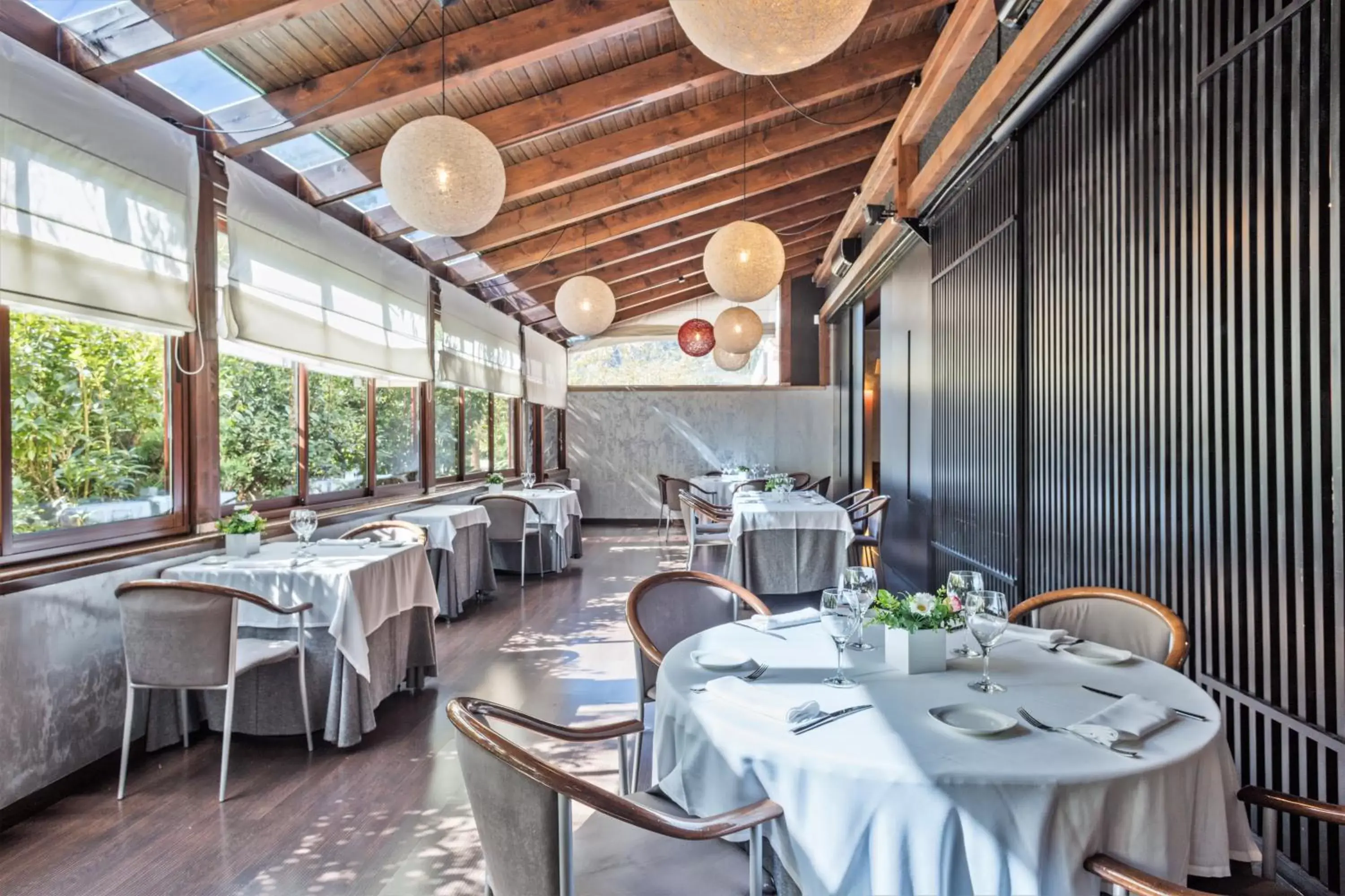 Restaurant/Places to Eat in Acta Arthotel