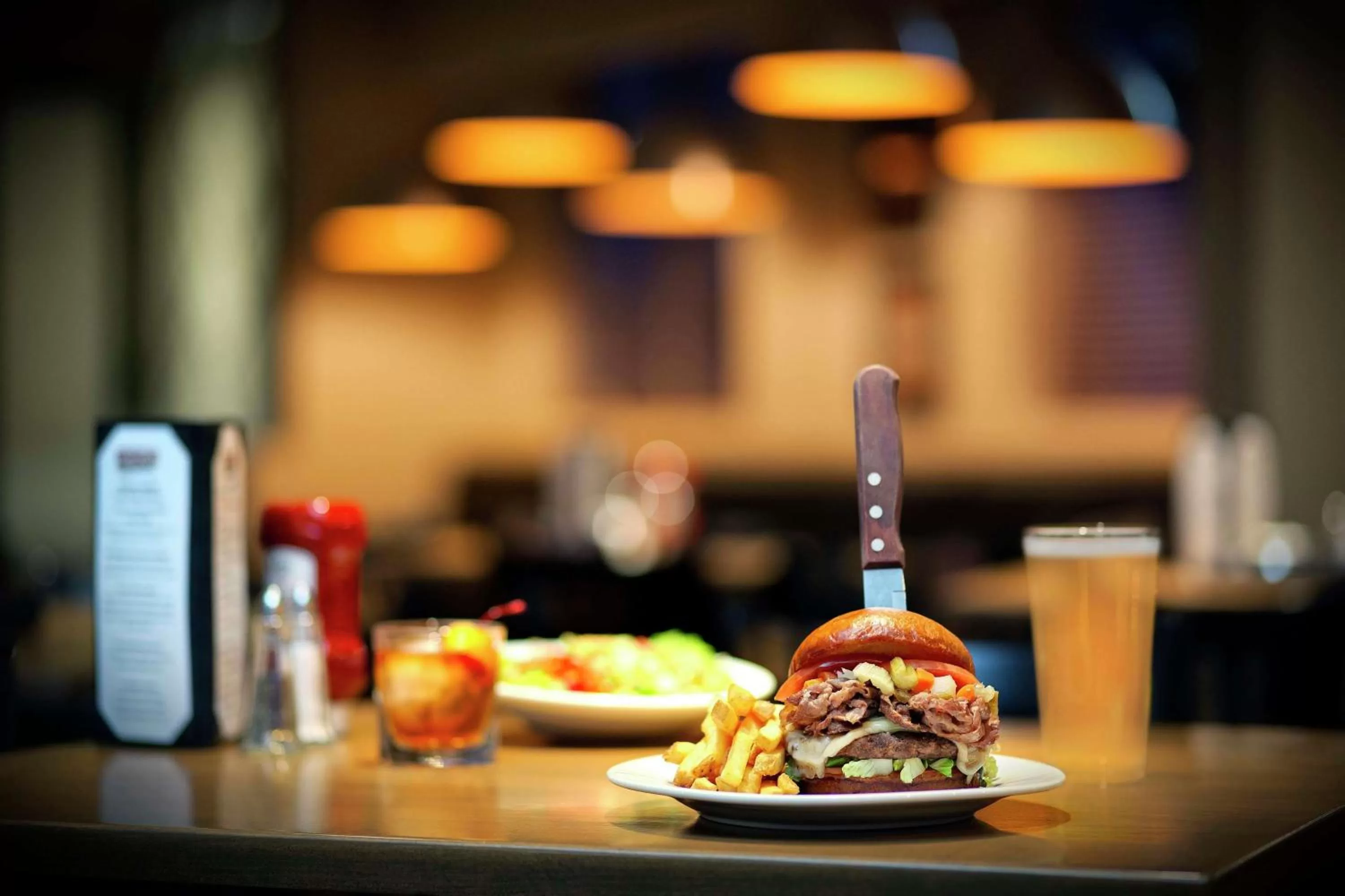 Restaurant/places to eat in DoubleTree by Hilton Chicago Midway Airport, IL