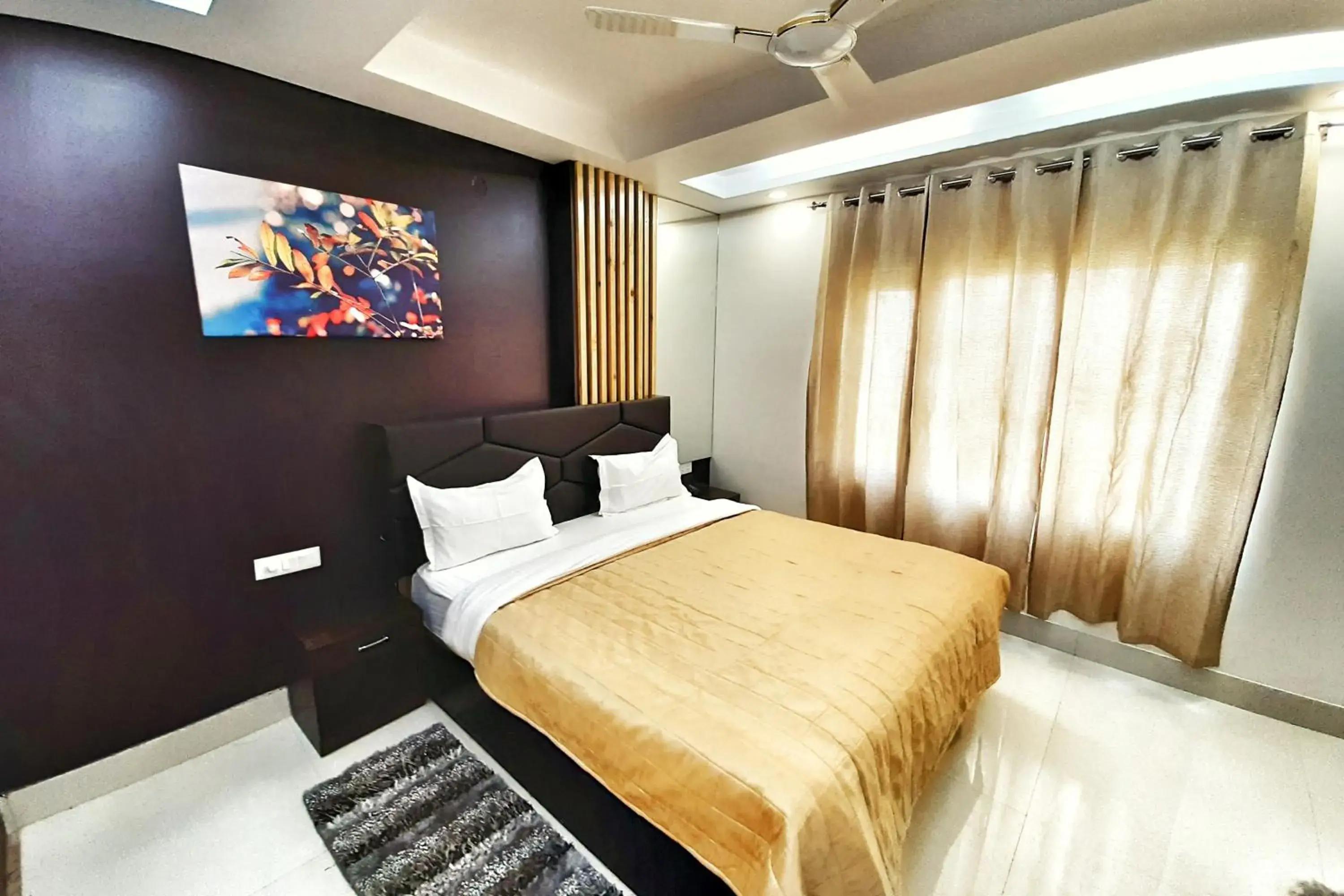 Bed in Hotel Aerocity Purple Orchid