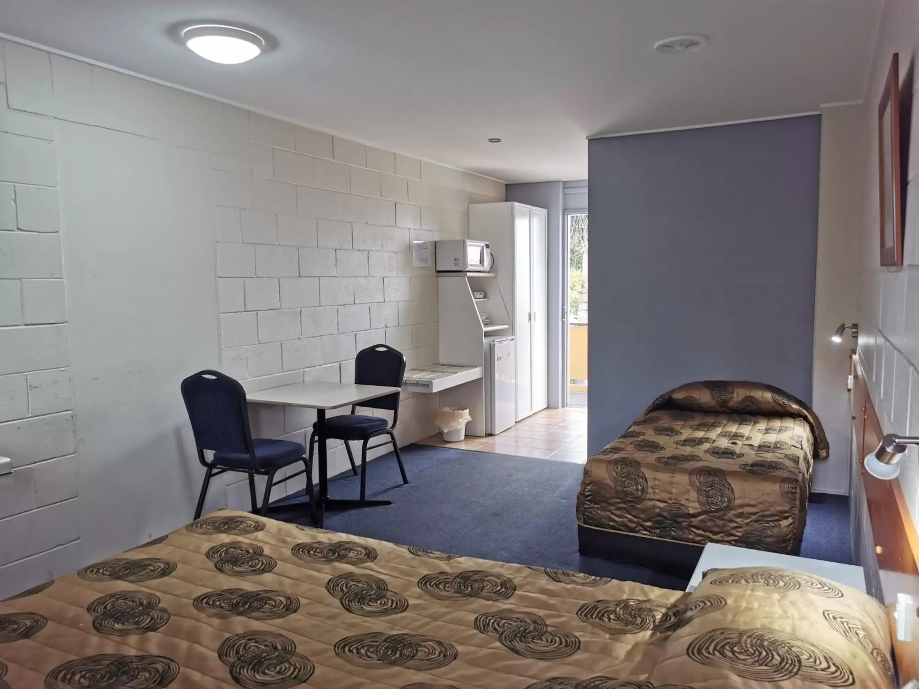 Bedroom, Seating Area in Central Motel Ipswich