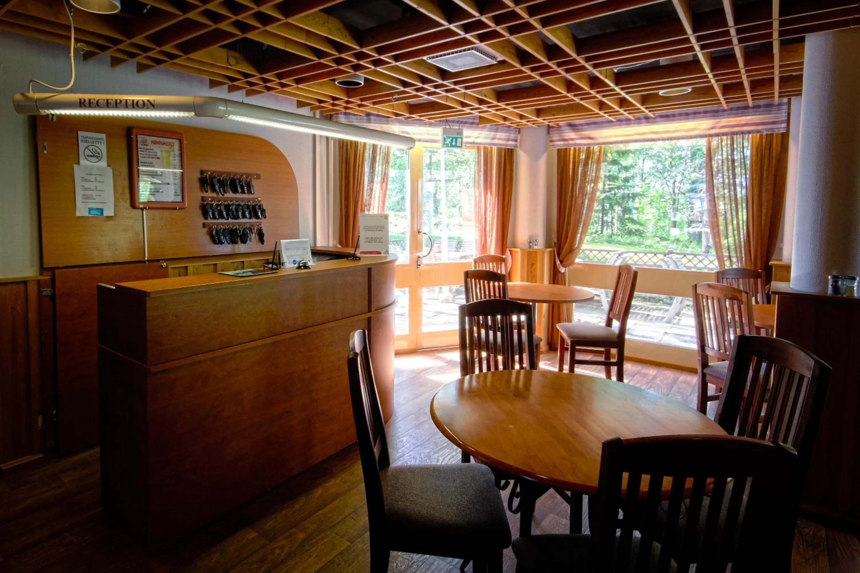 Lobby or reception, Restaurant/Places to Eat in Hotelli Pesti