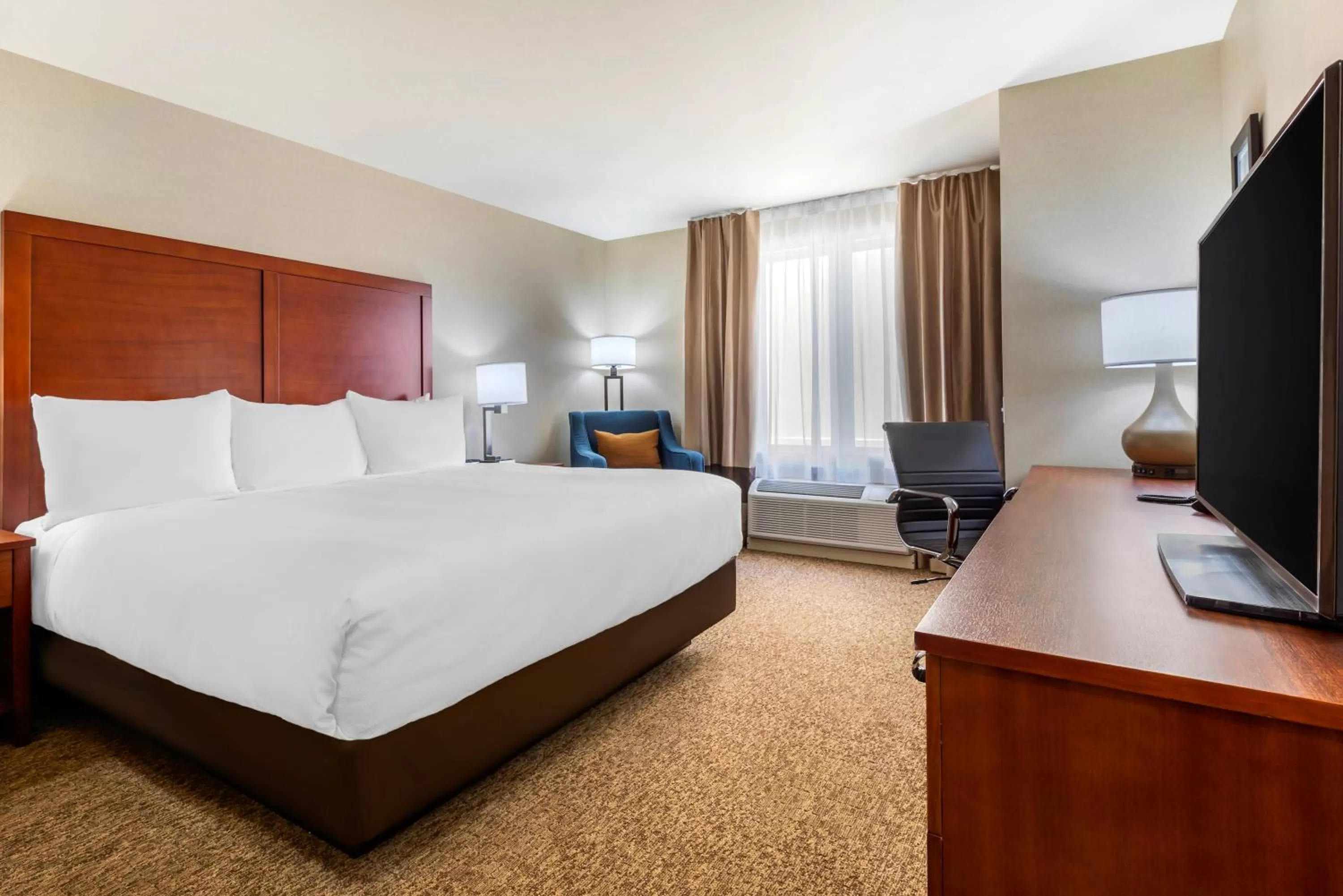 Bedroom, Bed in Comfort Inn & Suites