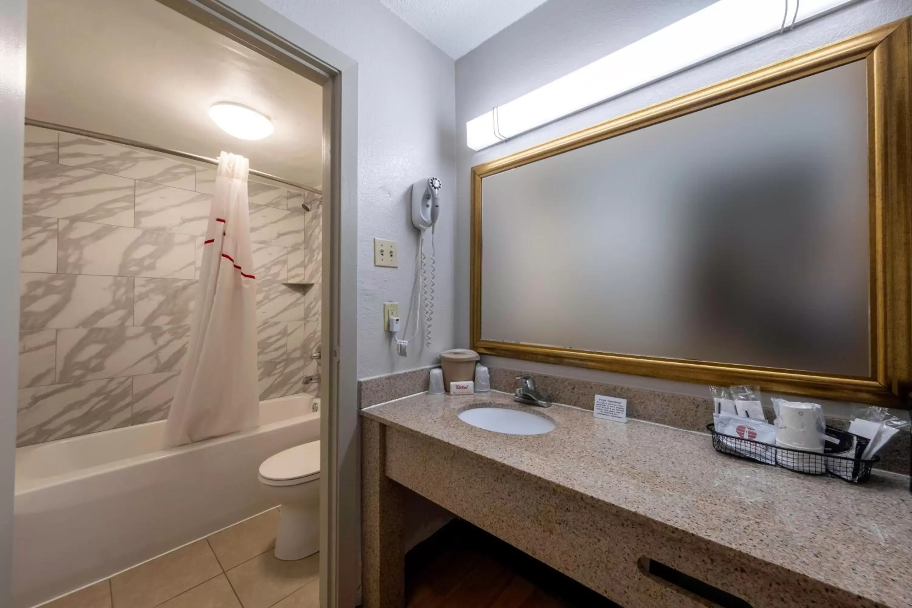 Bathroom in Red Roof Inn Charlottesville