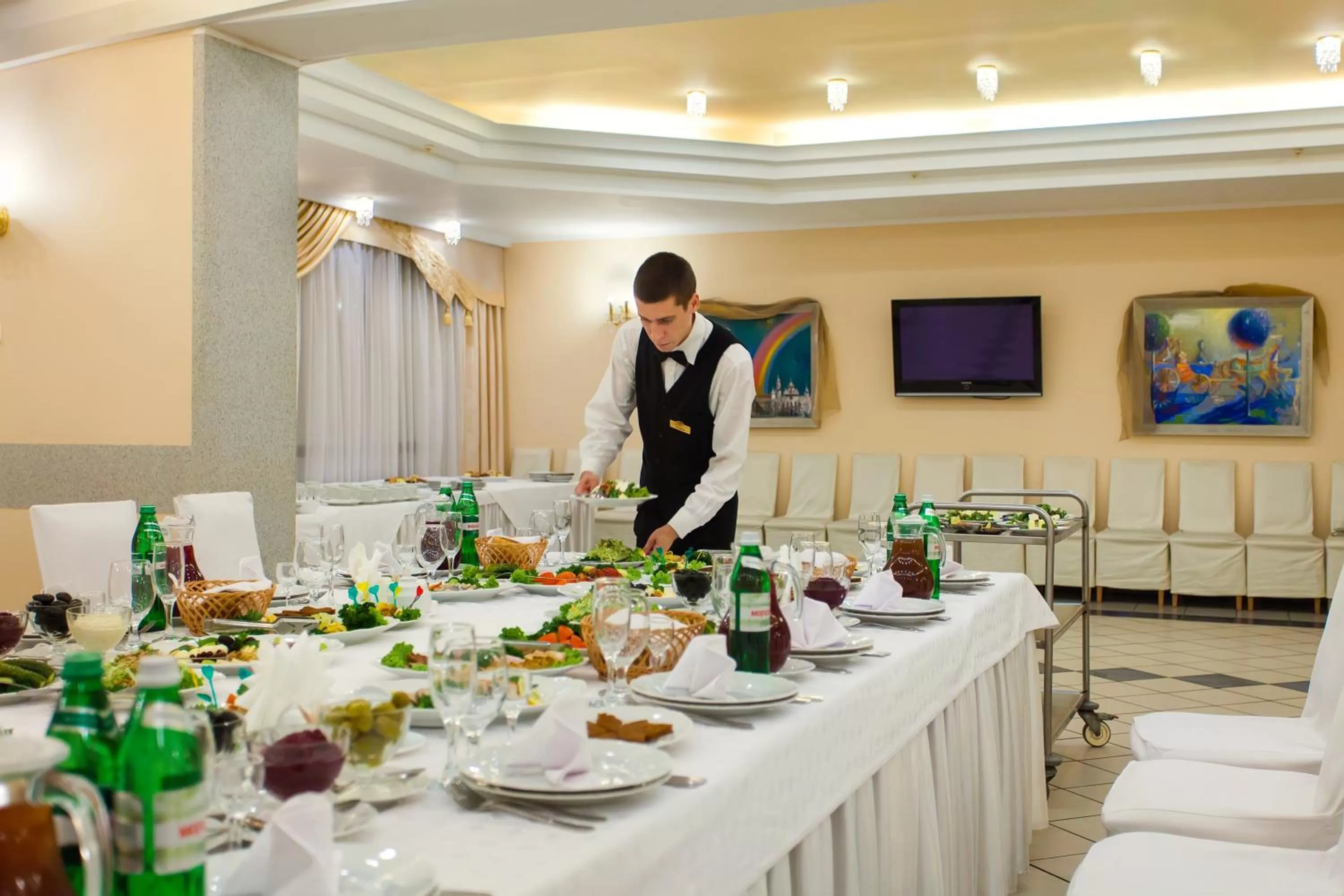 Food in Conference Hotel Suputnyk