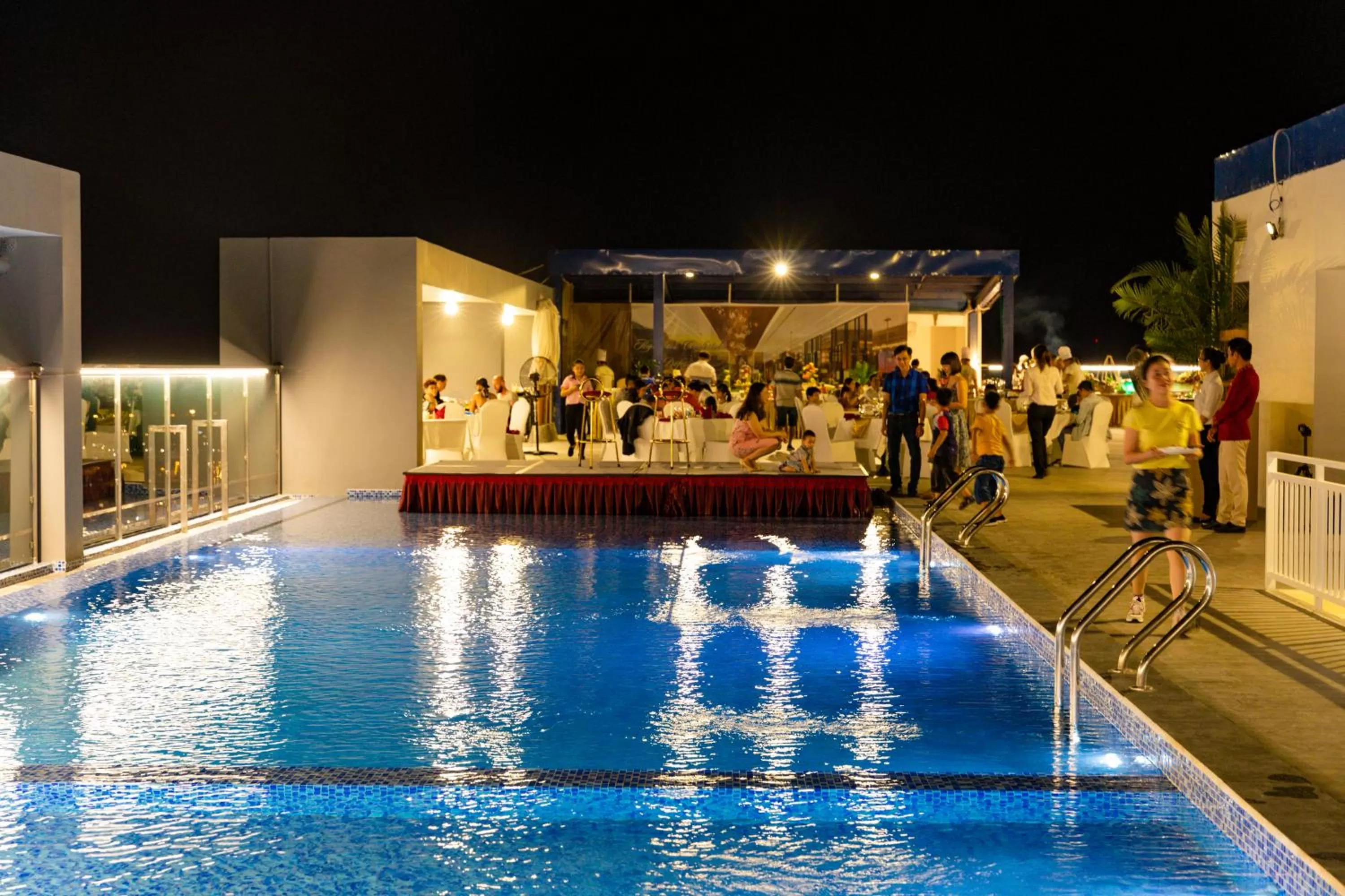 Swimming pool in DQua Hotel