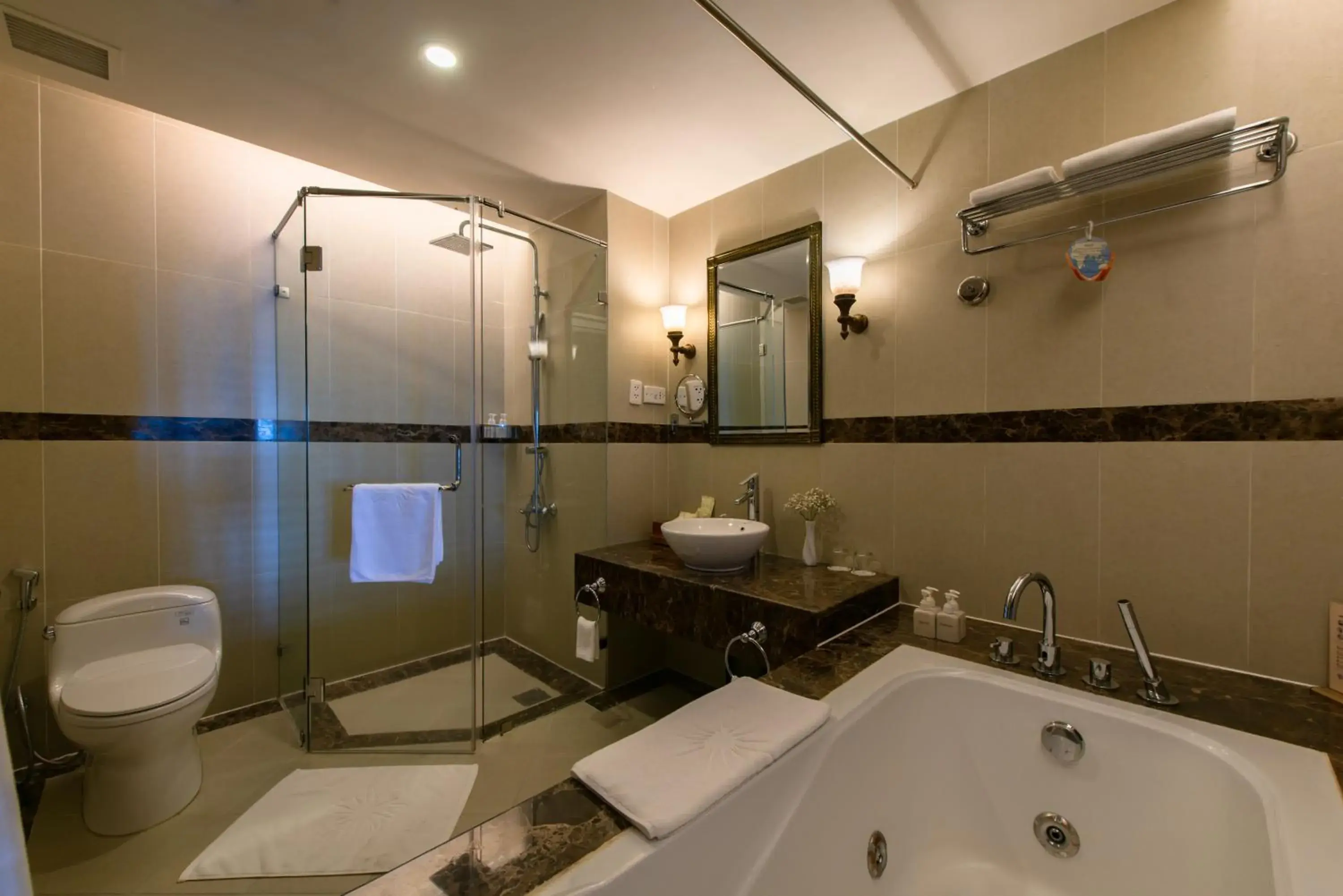 Bathroom in Sunrise Nha Trang Beach Hotel & Spa